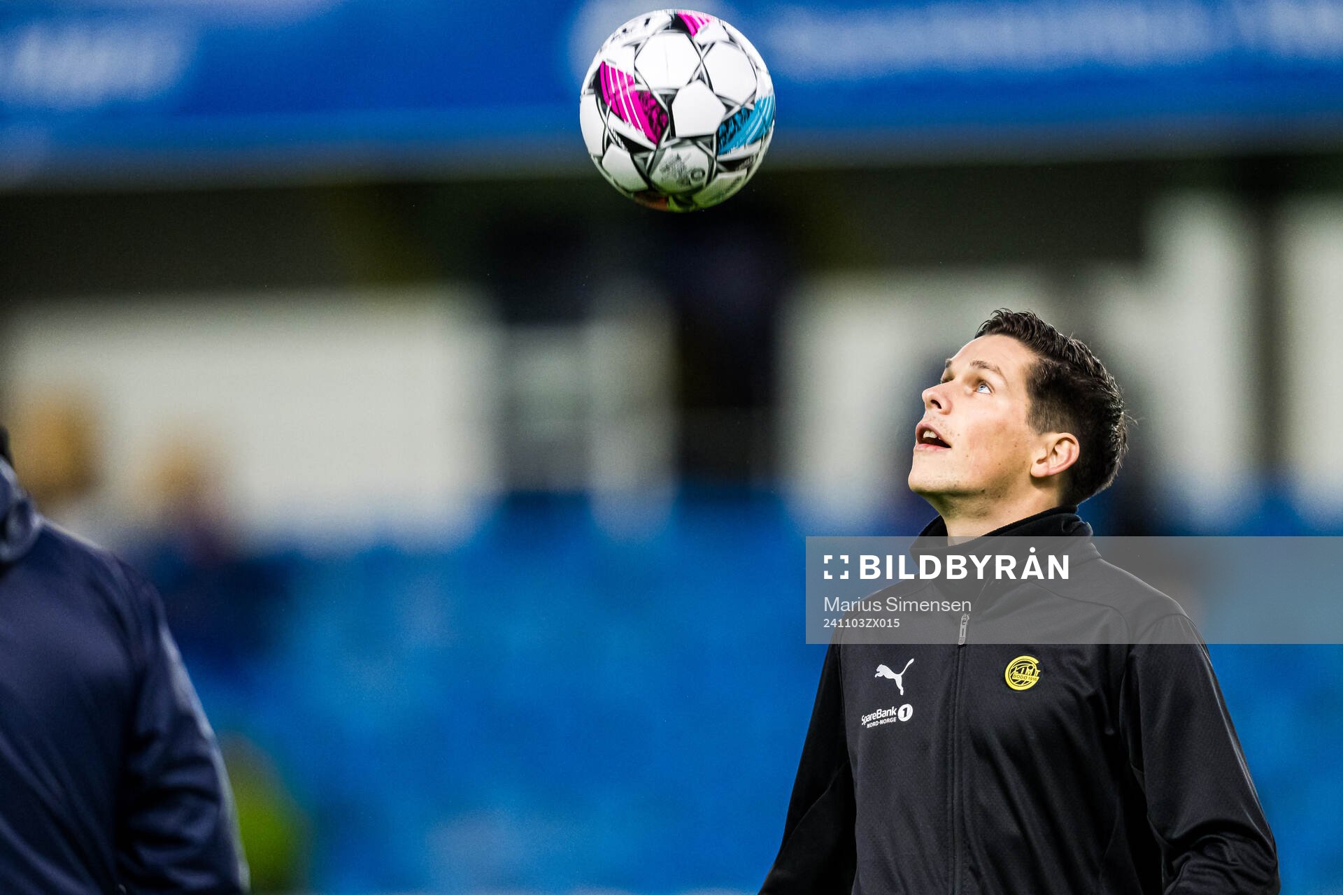 Sondre Brunstad Fet of Bodø/Glimt warms up