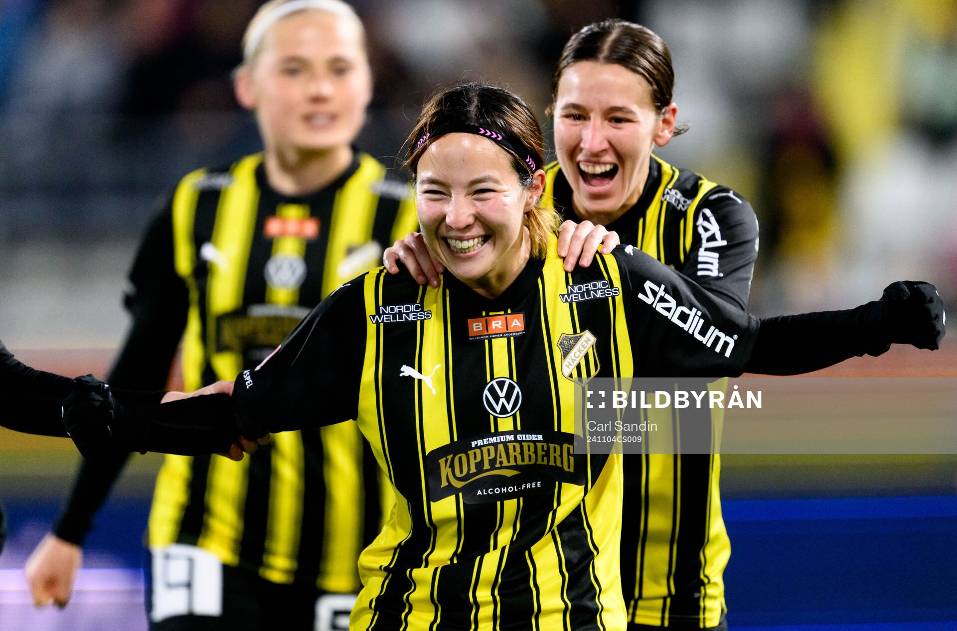 Häckens Hikaru Kitagawa jublar efter 1-0 under fotbollsmatchen i Damallsvenskan mellan Häcken och KIF Örebro den 4 november 2024 i Göteborg.