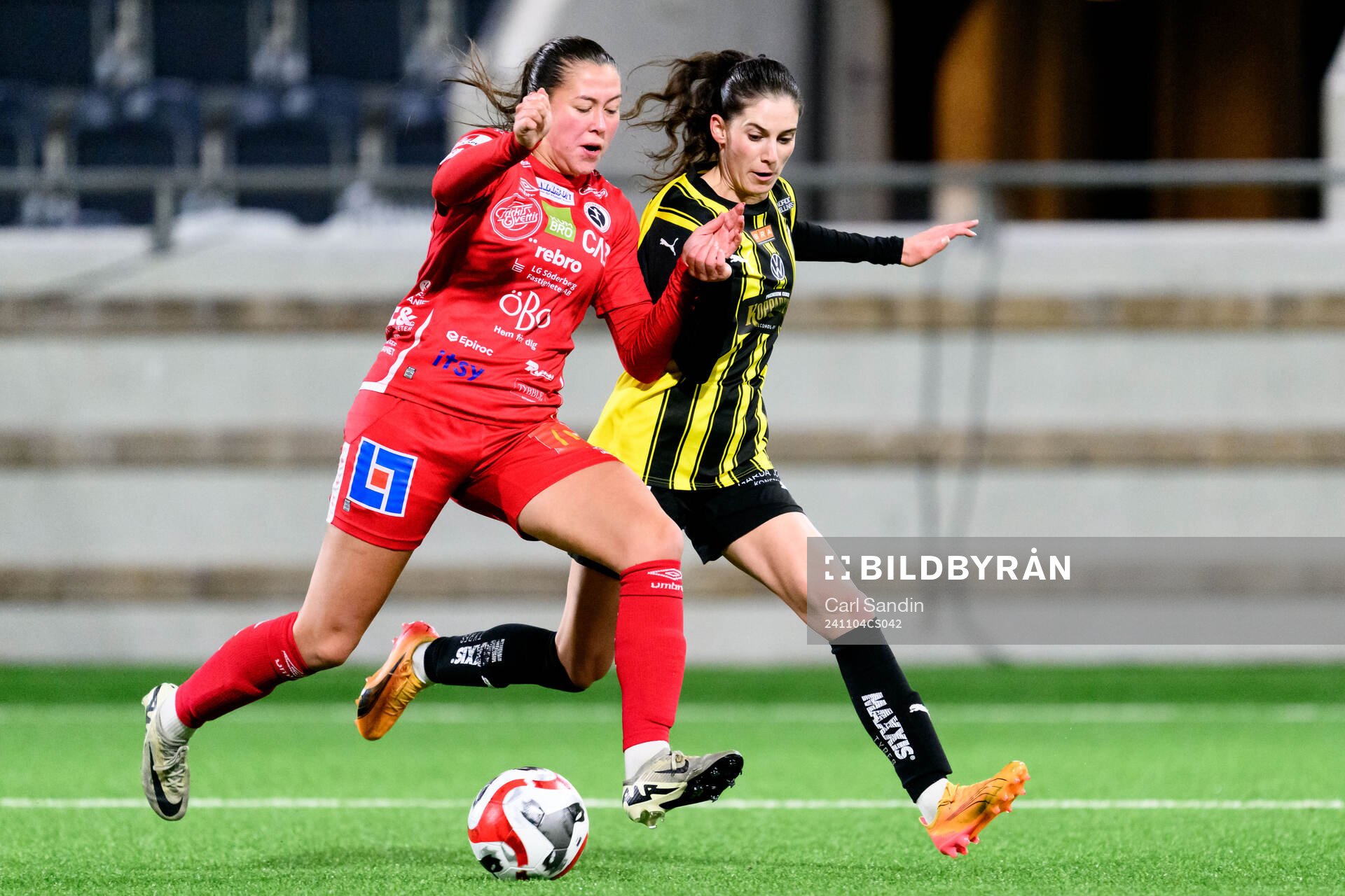 KIF Örebros Áslaug Dora Sigurbjörnsdottir och Häckens