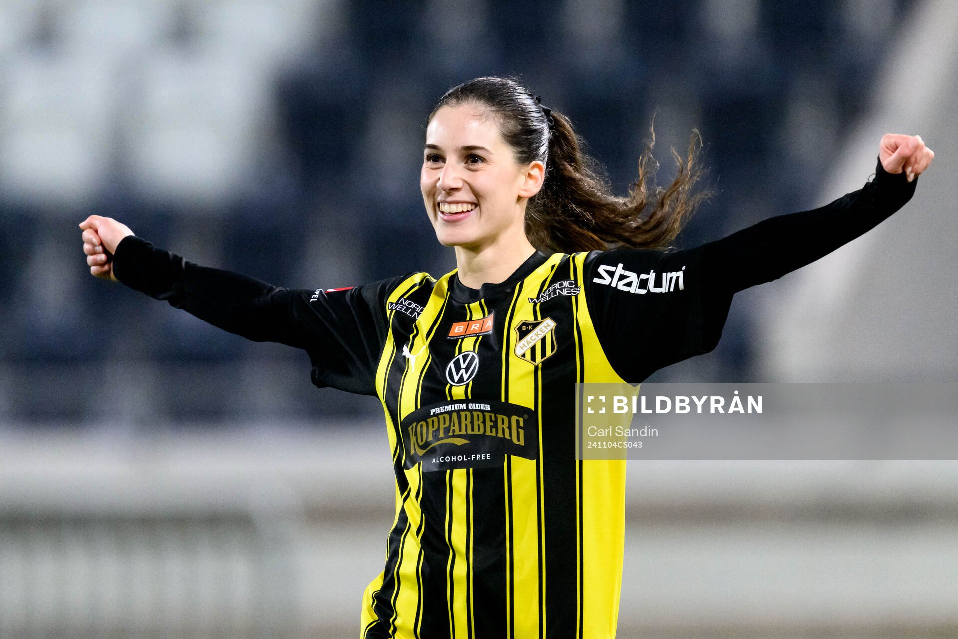Häckens Clarissa Larisey jublar