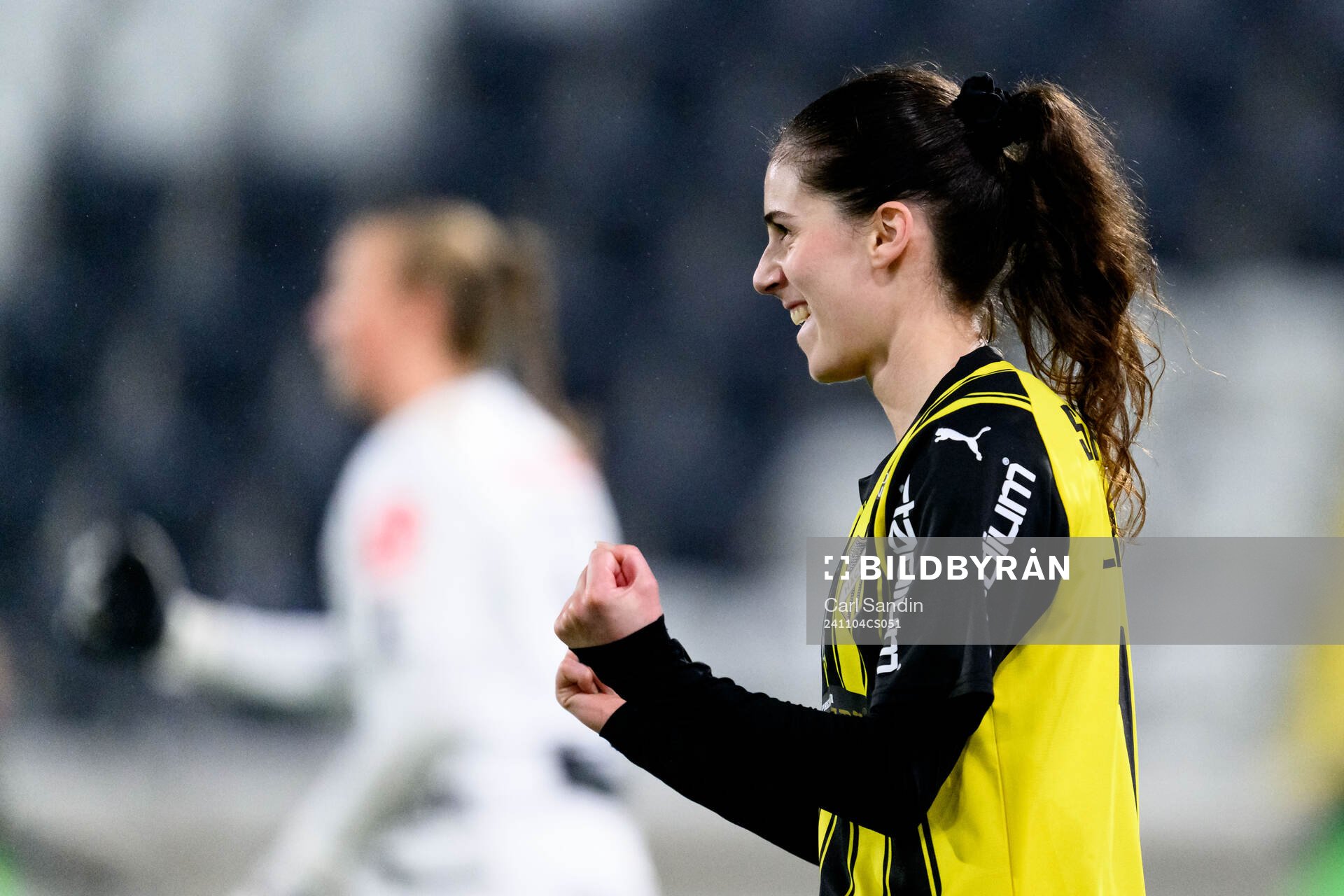 Häckens Clarissa Larisey jublar