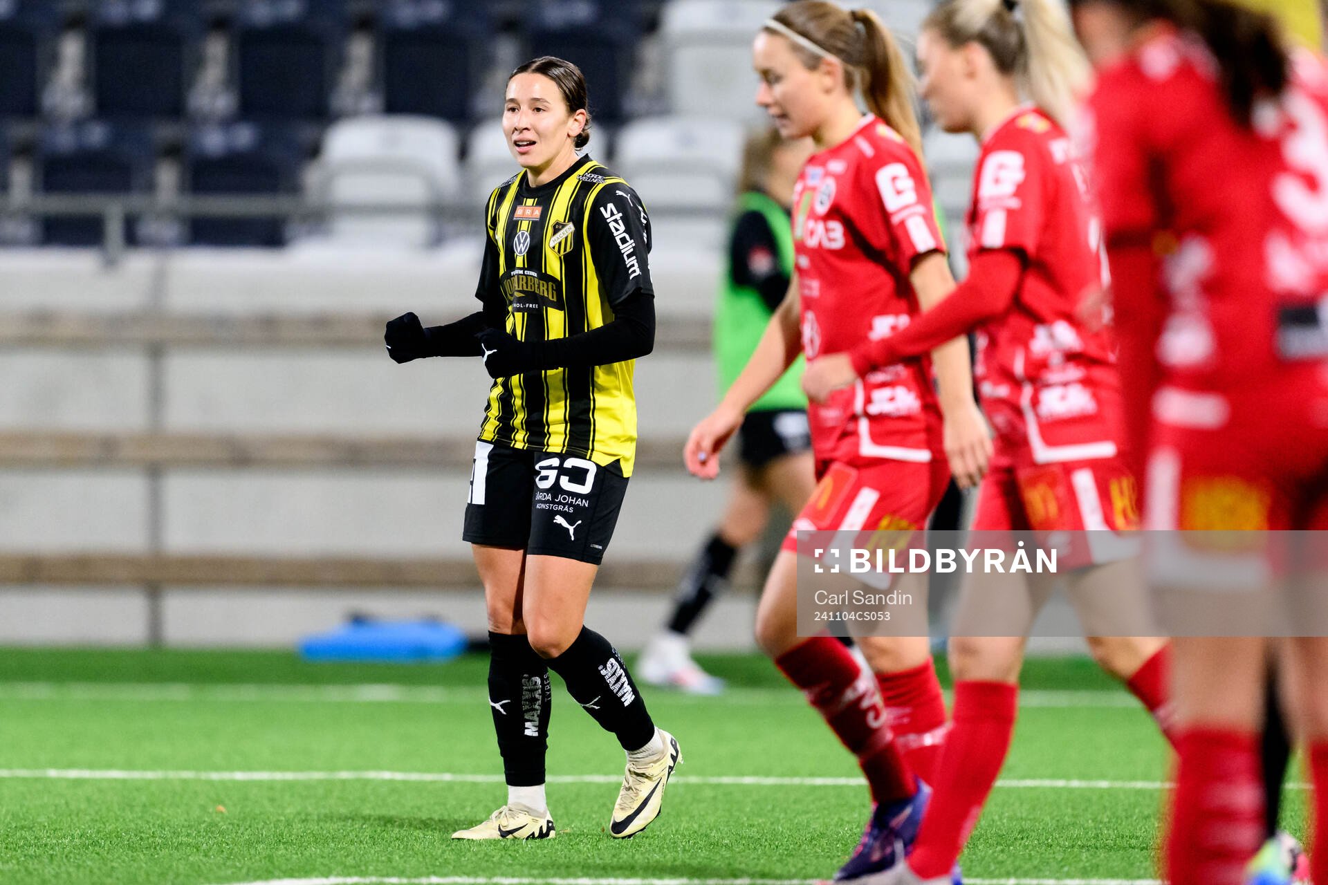 Häckens Tabby Tindell jublar