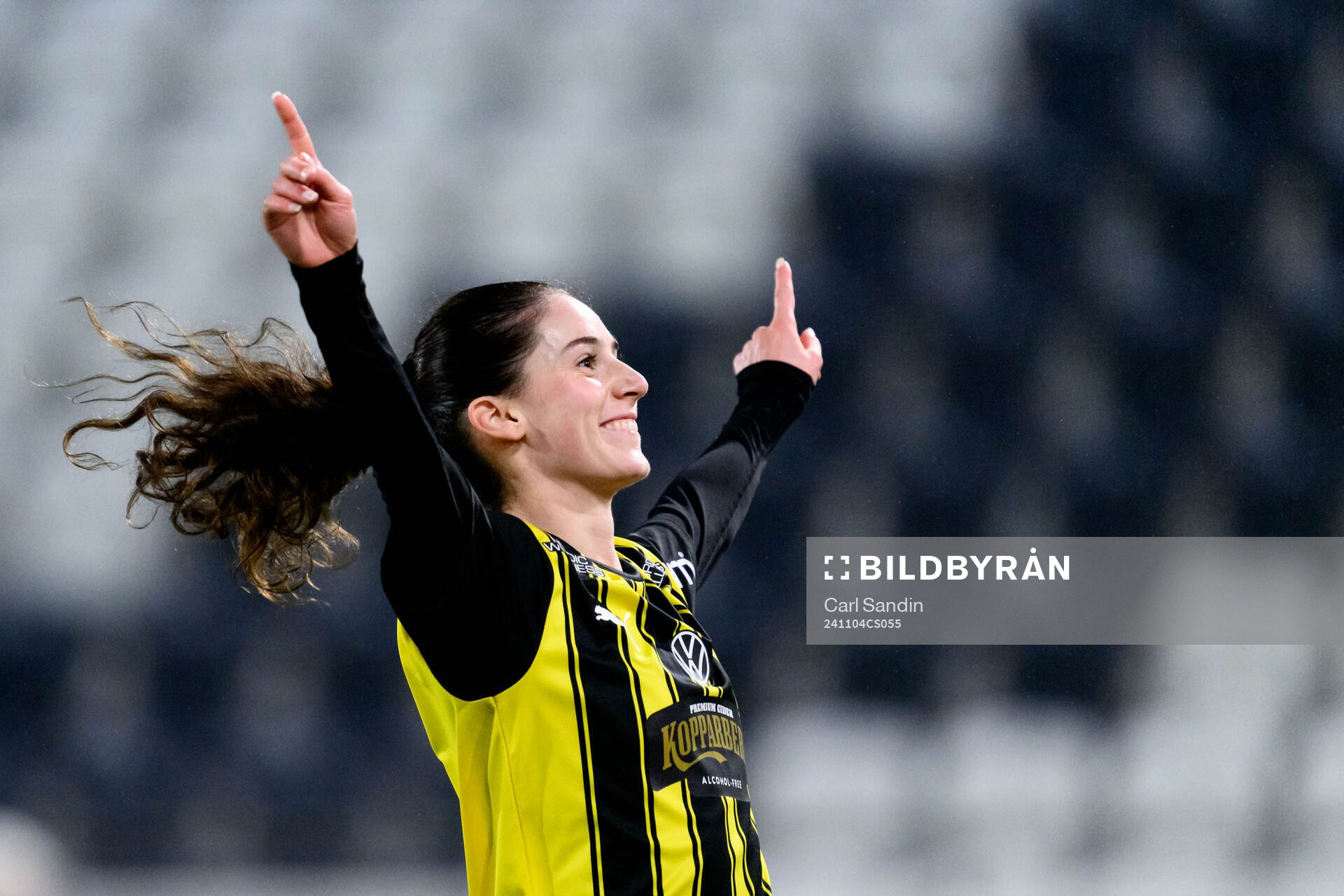 Häckens Clarissa Larisey jublar under fotbollsmatchen i Damallsvenskan mellan Häcken och KIF Örebro den 4 november 2024 i Göteborg. 