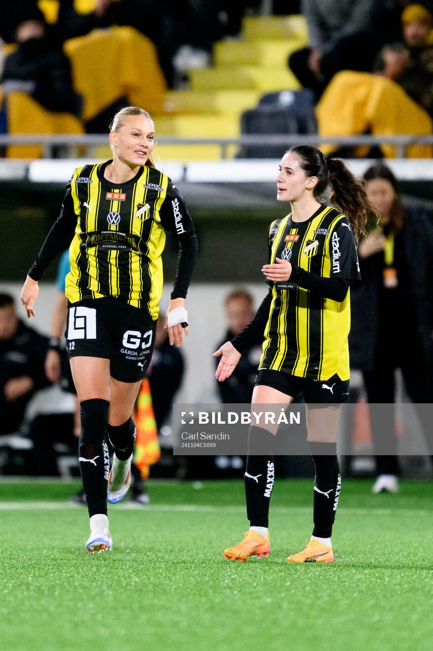 Häckens Stine Larsen och Clarissa Larisey