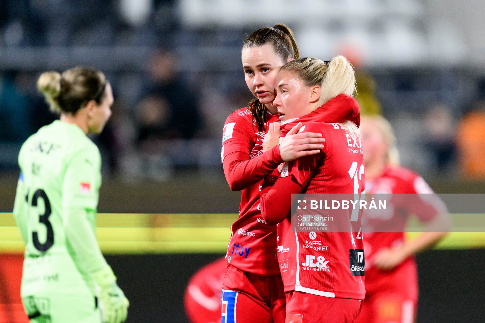 Áslaug Dora Sigurbjörnsdottir och Ida Björnberg deppar