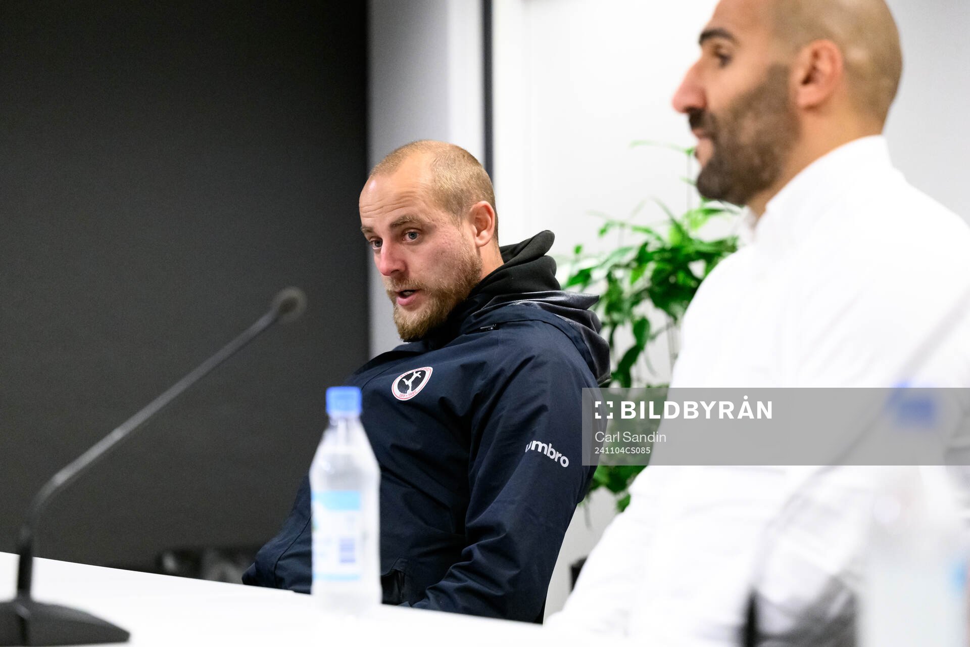 KIF Örebros tränare Rickard Johansson på en