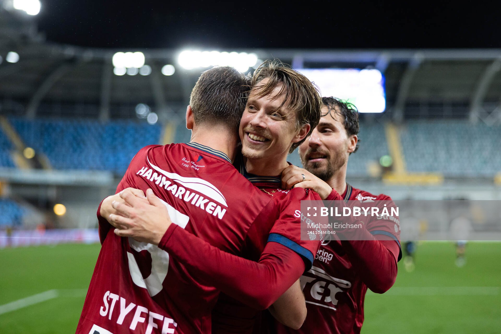 Örgrytes Viktor Lundberg jublar ihop med Christoffer