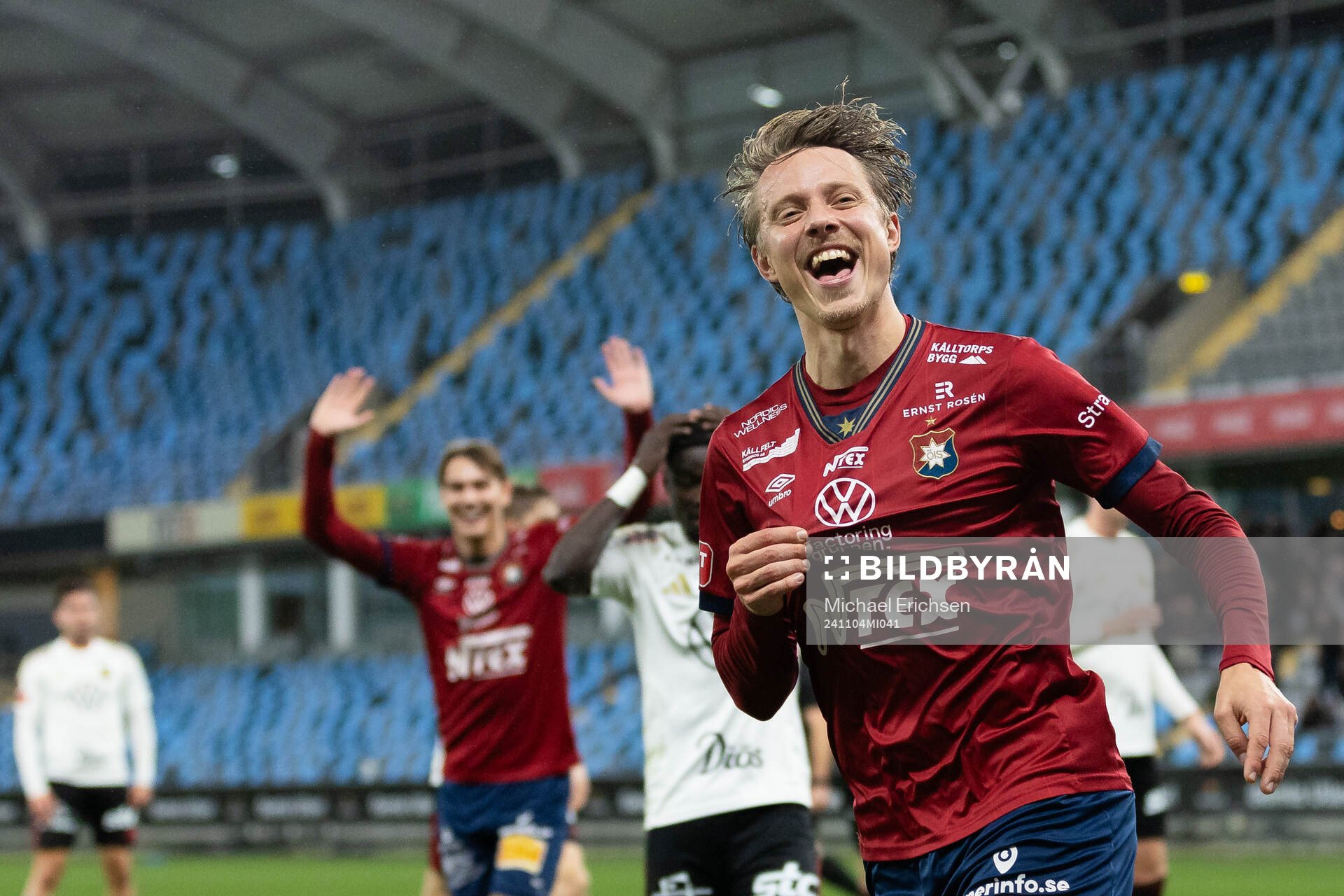 Örgrytes Viktor Lundberg jublar