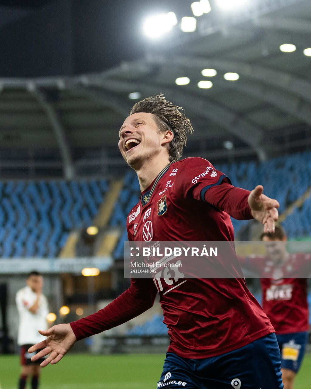 Örgrytes Viktor Lundberg jublar