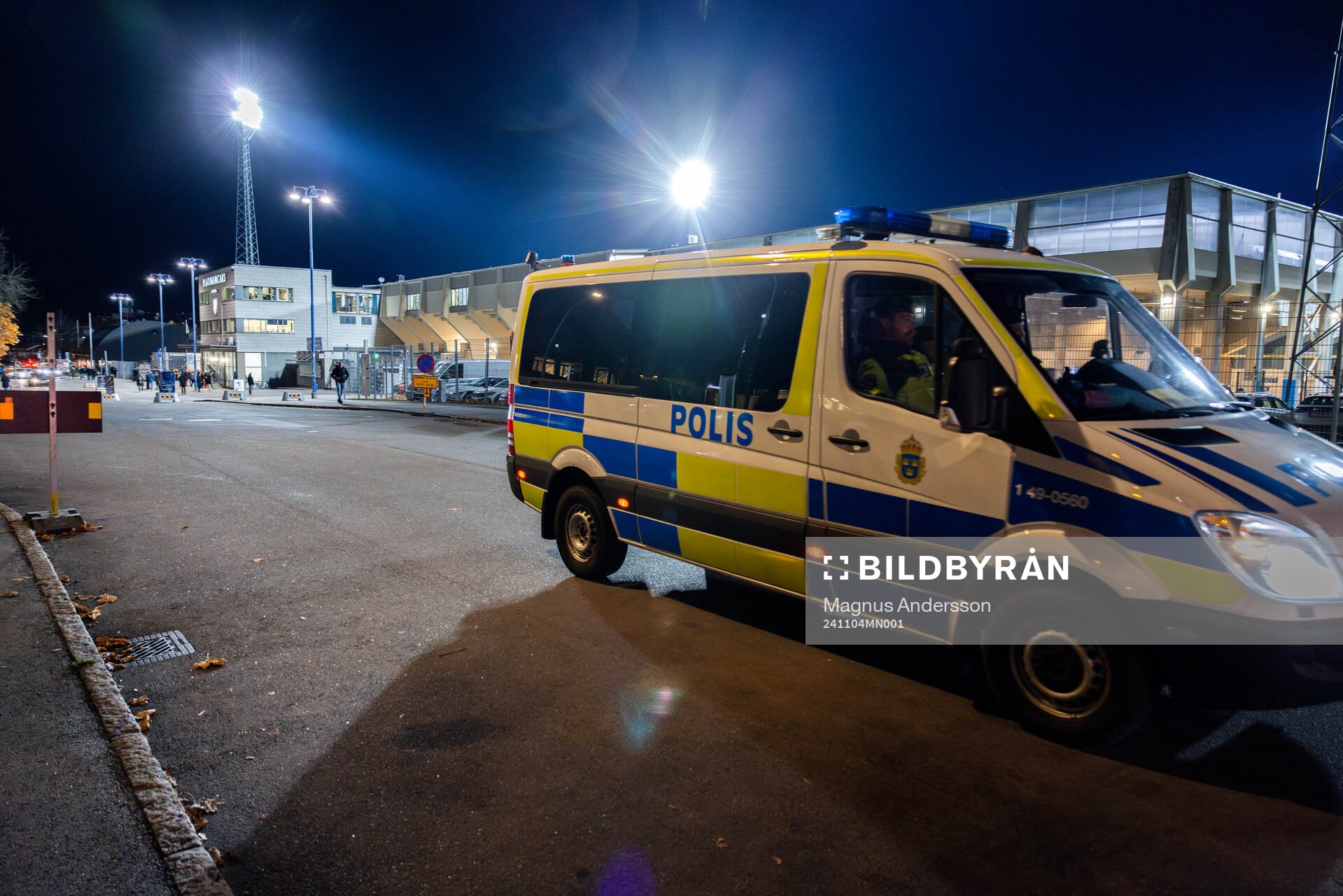 Polisbild utanför Platinumcars Arena