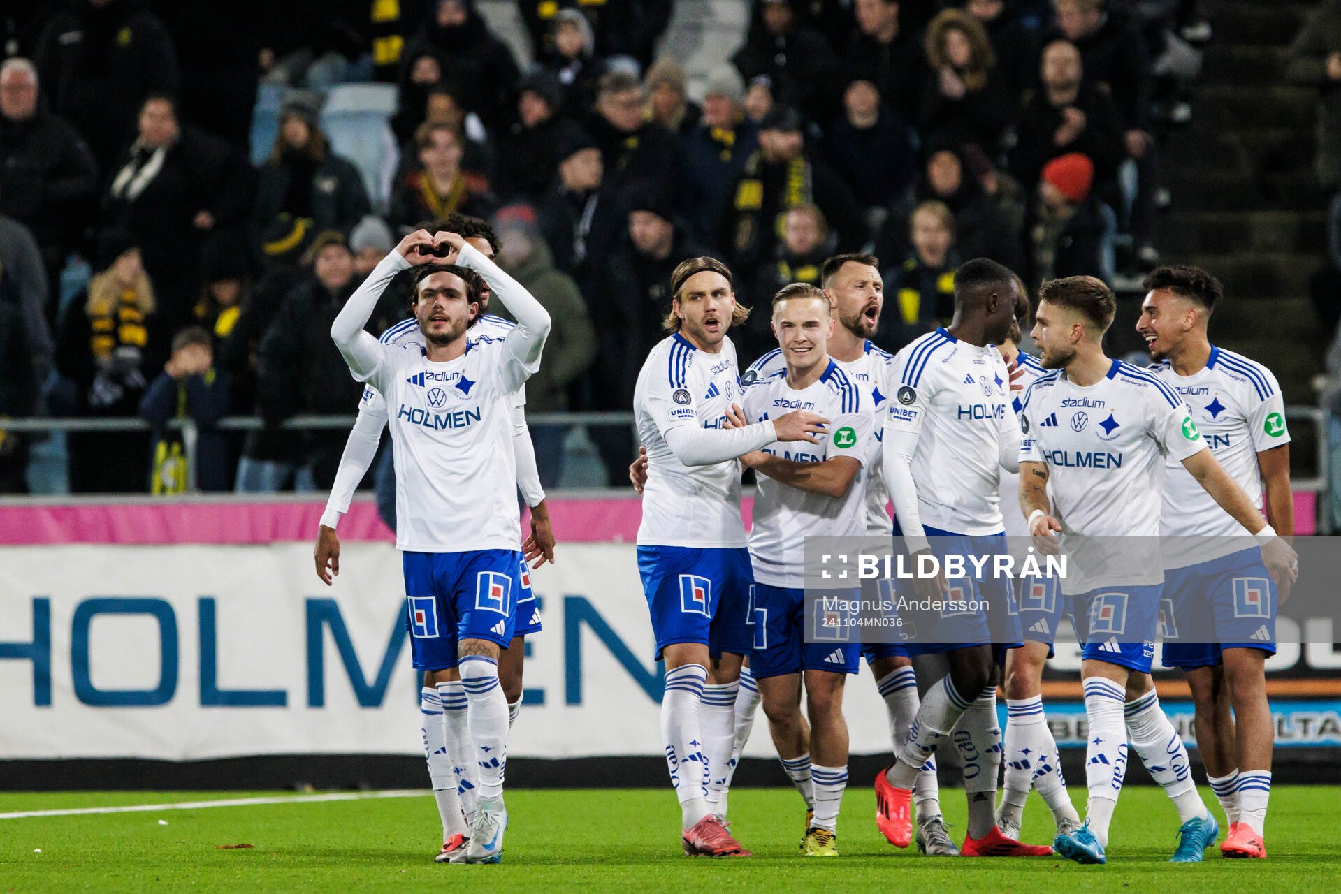 IFK Norrköpings David Moberg Karlsson jublar med