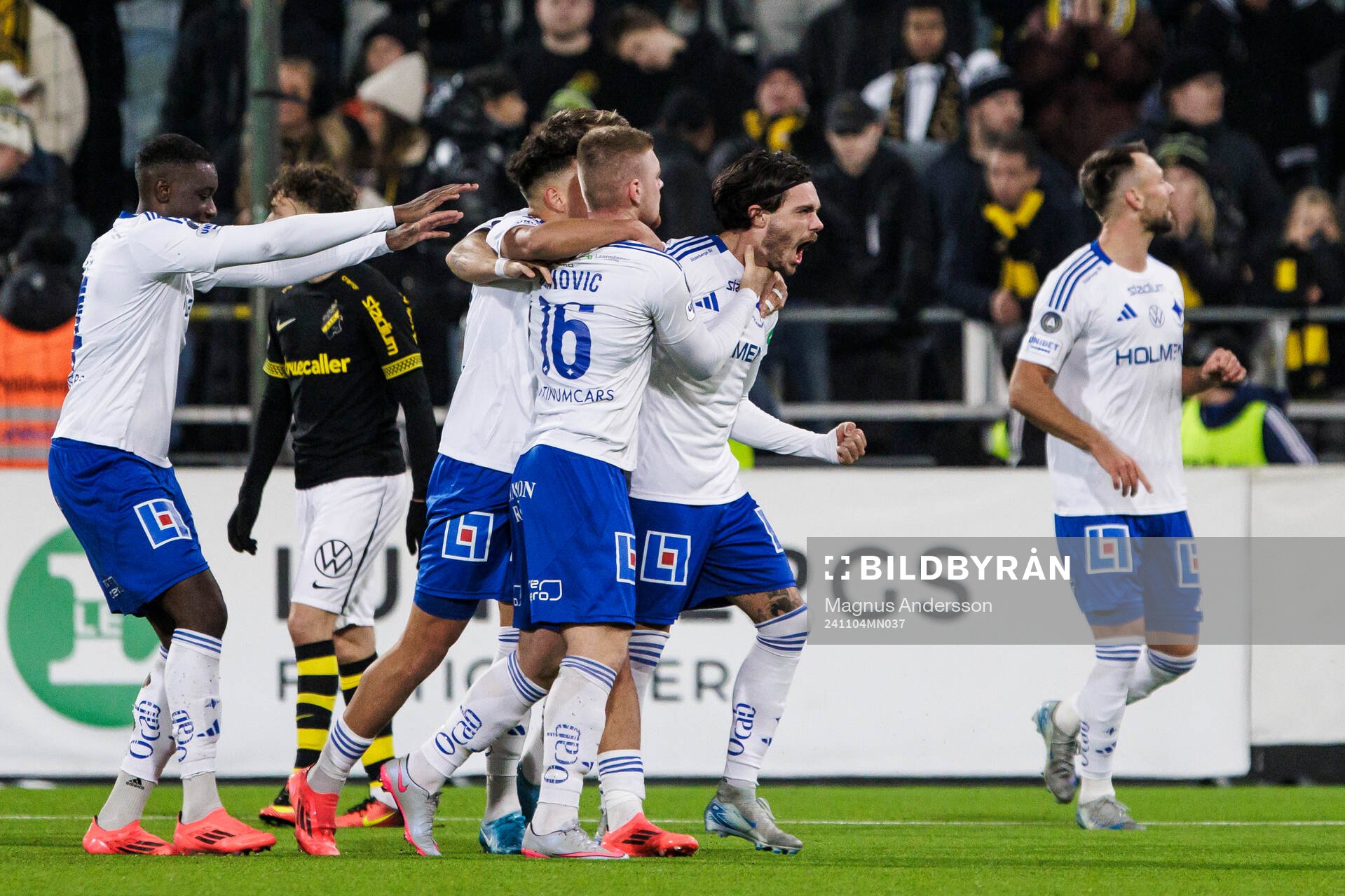 IFK Norrköpings David Moberg Karlsson jublar med
