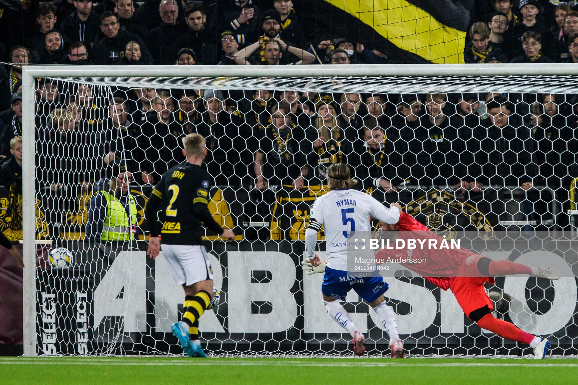 1-0 målet går in bakom AIKs målvakt Kristoffer Nordfeldt