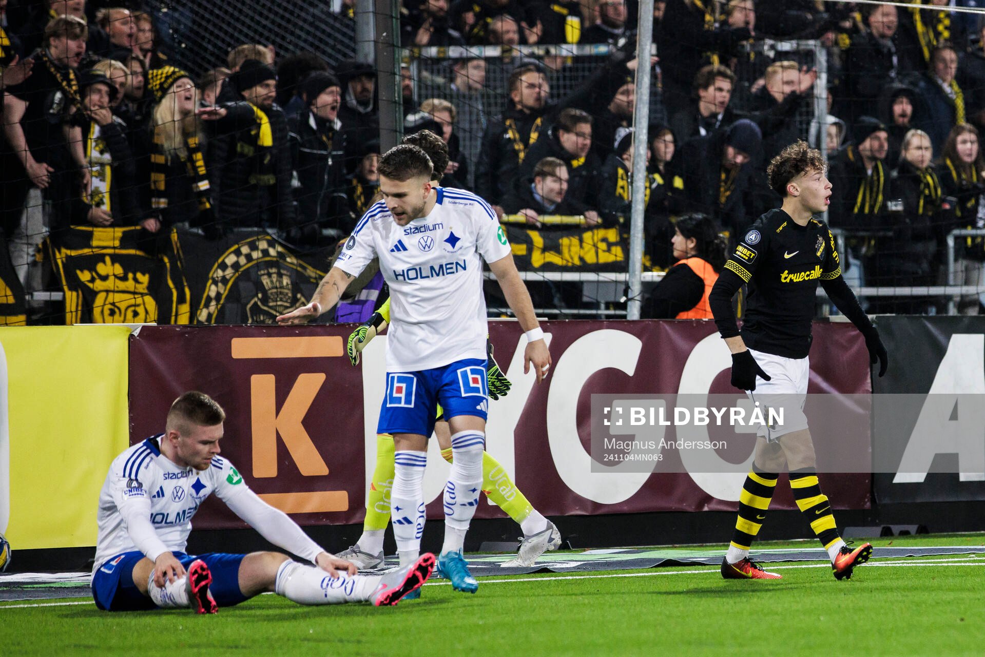 AIKs Victor Goncalves Andersson under fotbollsmatchen i Allsvenskan mellan IFK Norrköping och AIK den 4 november 2024 i Norrköping. 