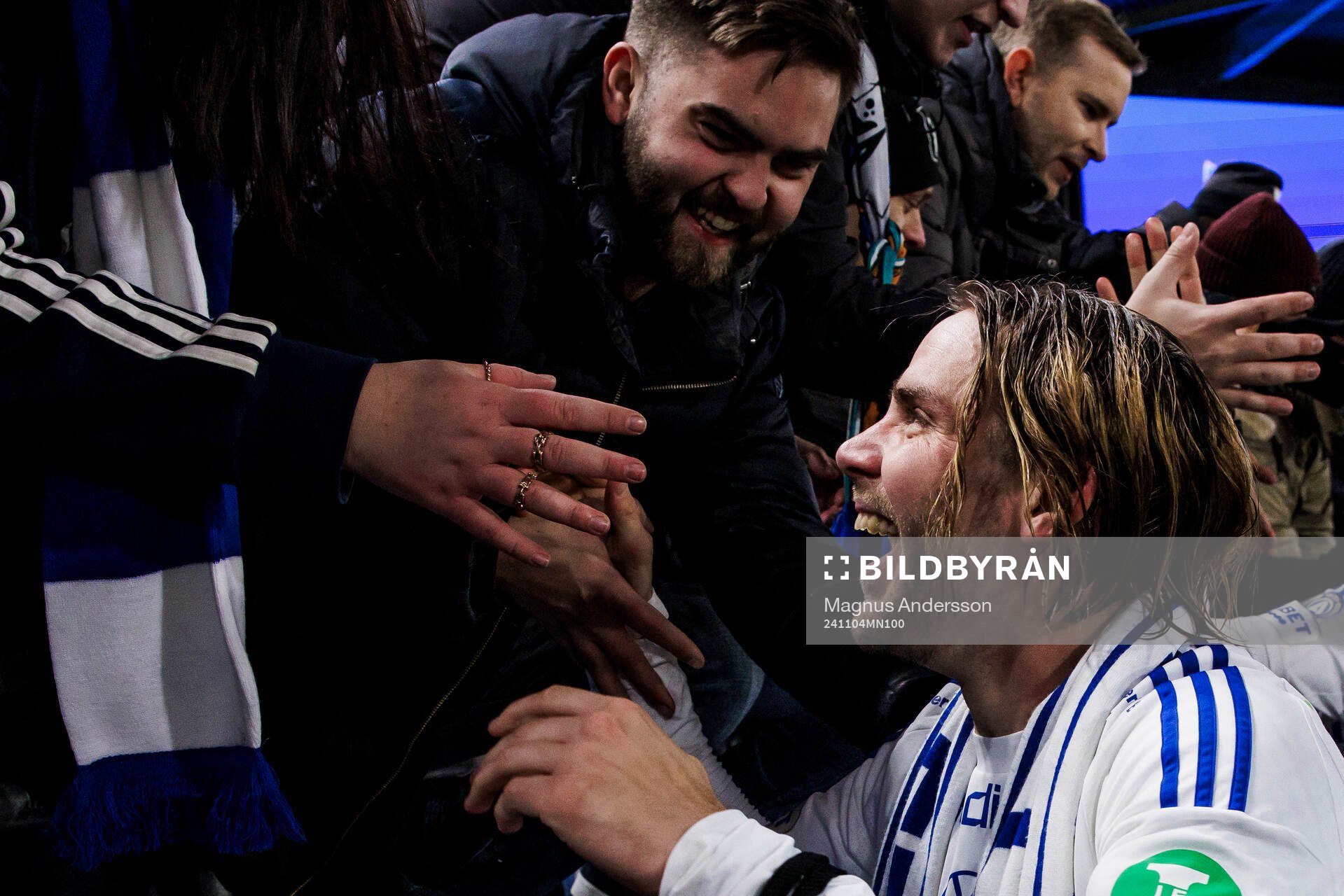 IFK Norrköpings Christoffer Nyman jublar med supportrar