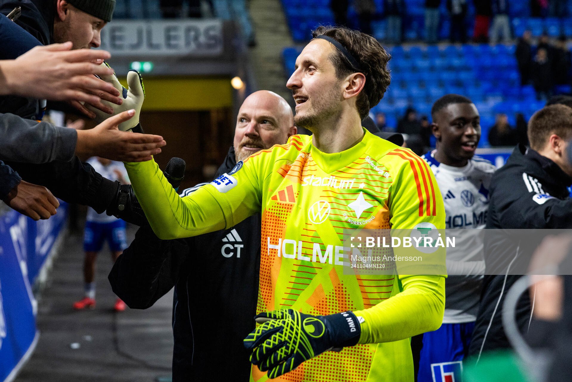 IFK Norrköpings målvakt David Mitov Nilsson jublar