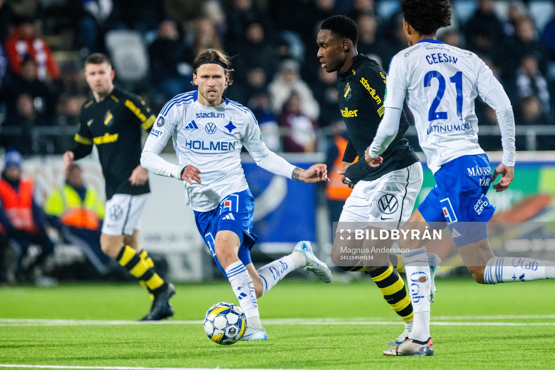 IFK Norrköpings Arnor Traustason och AIKs Mouhamed Lamine