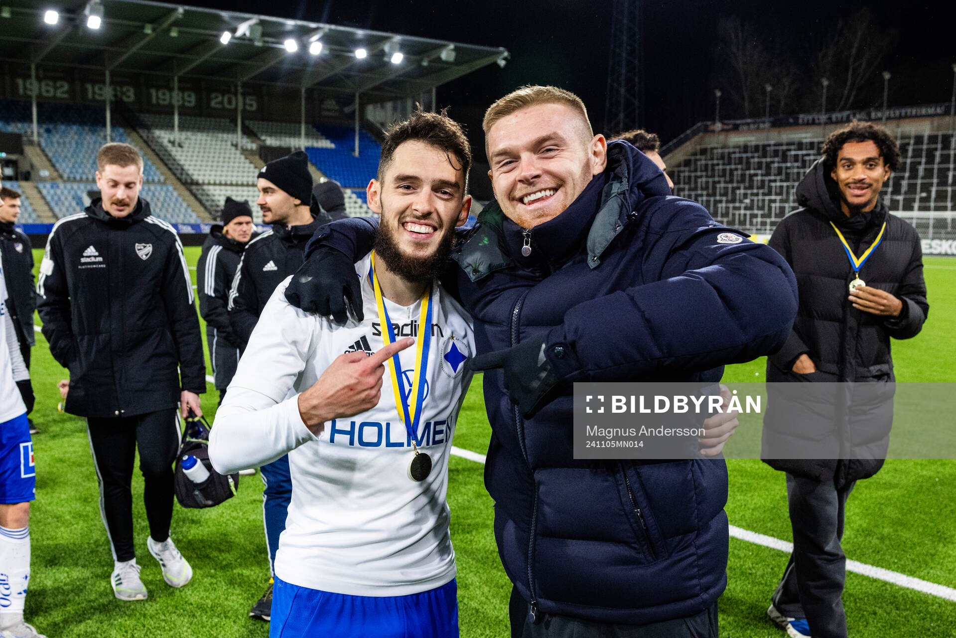 Norrköpings Laorent Shabani och Dino Salihovic jublar