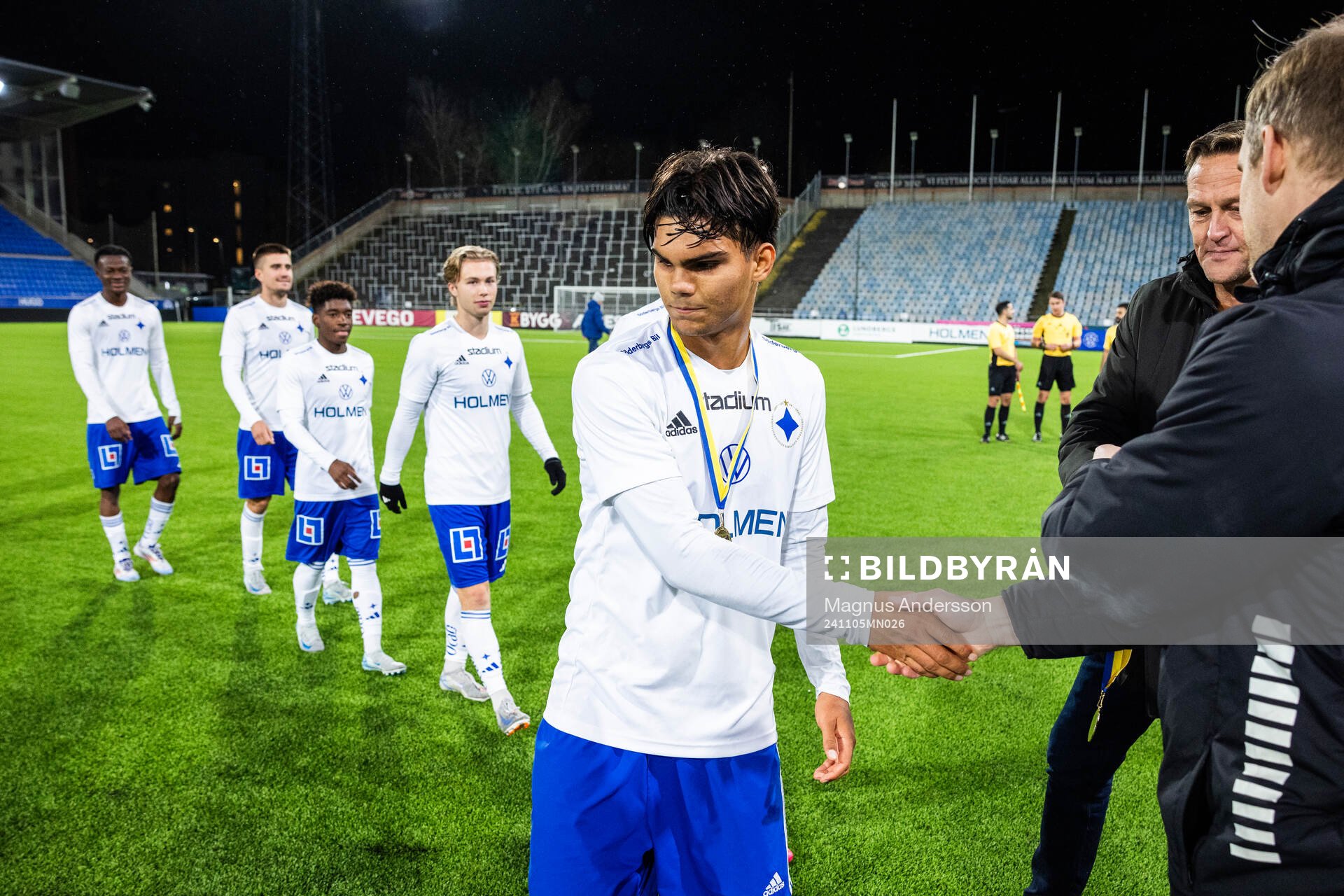 Norrköpings Noel Sernelius vid medaljutdelningen