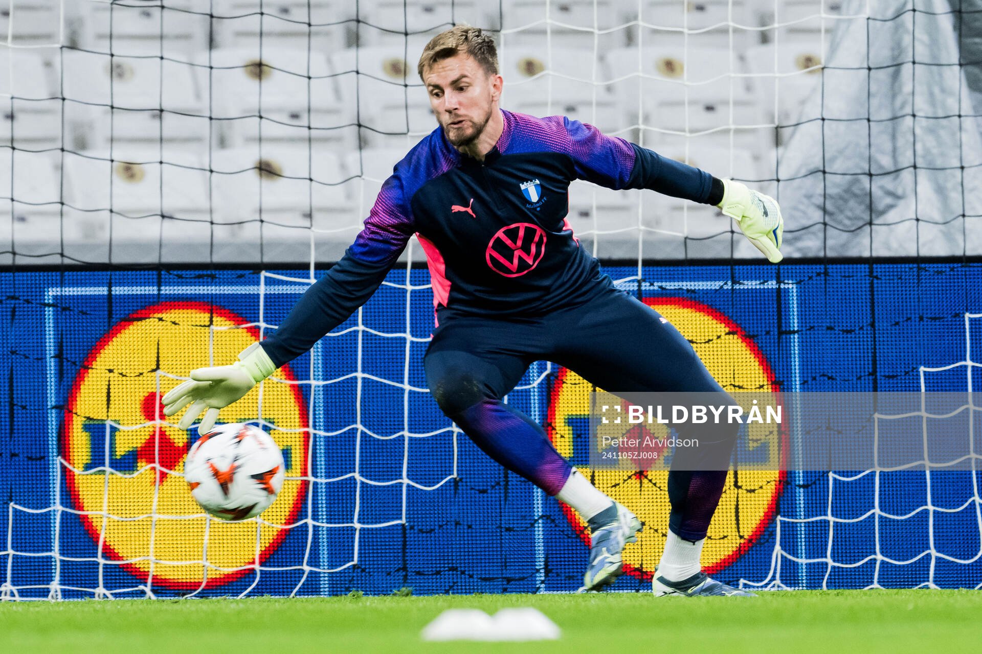 Goalkeeper Ricardo Friedrich of Malmö FF