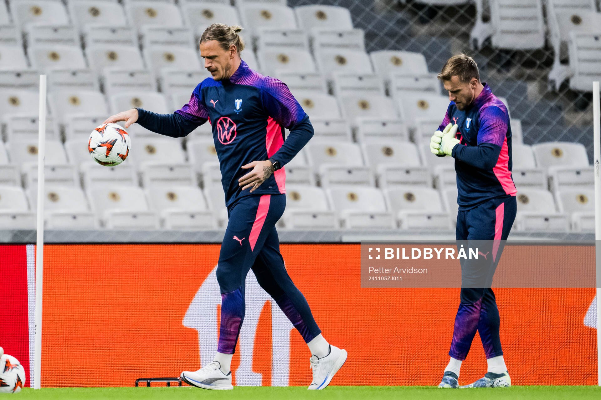 Goalkeeper Johan Dahlin and Goalkeeper Ricardo Friedrich of