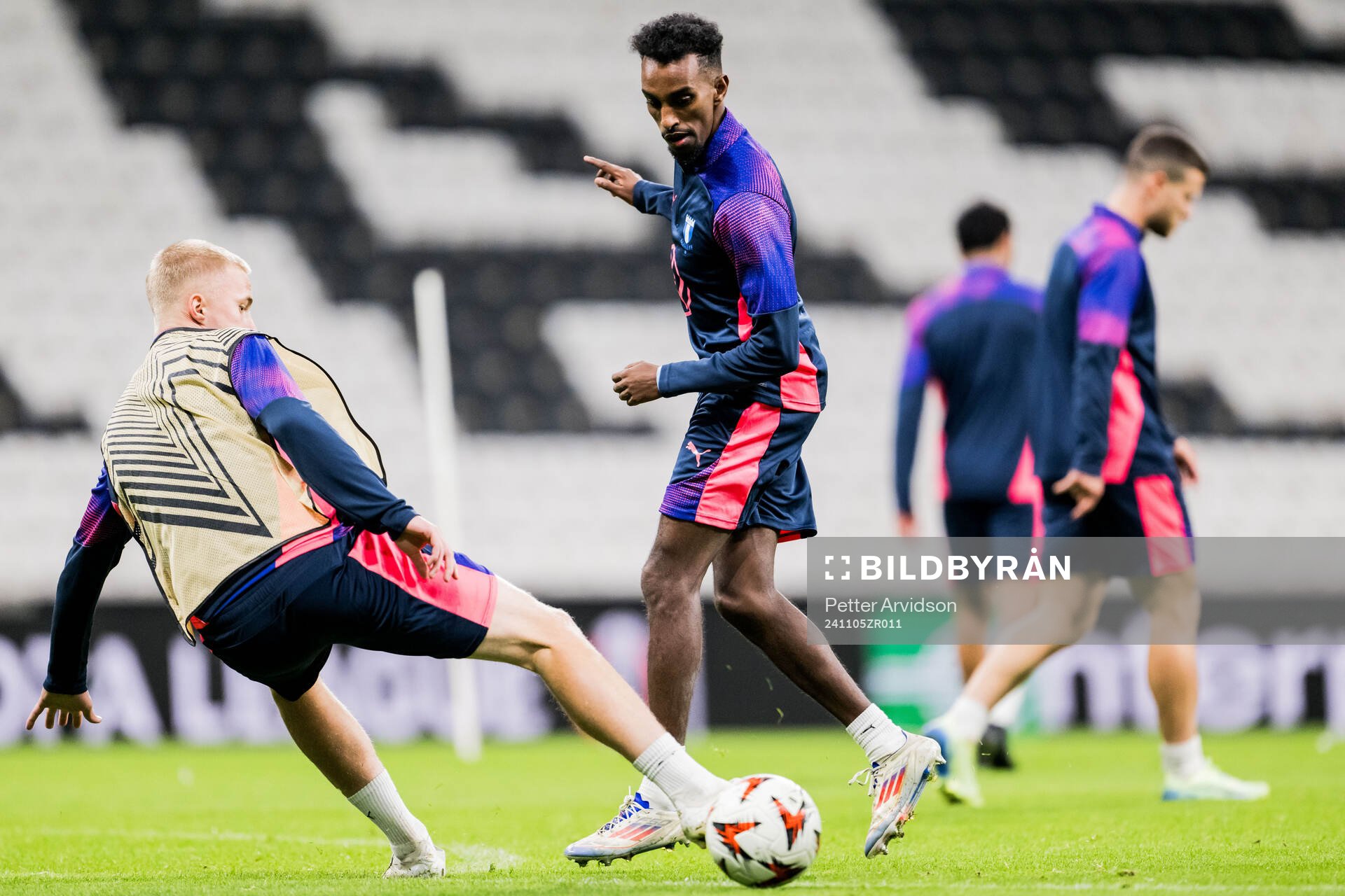 Daniel Gudjohnsen and Taha Ali of Malmö FF