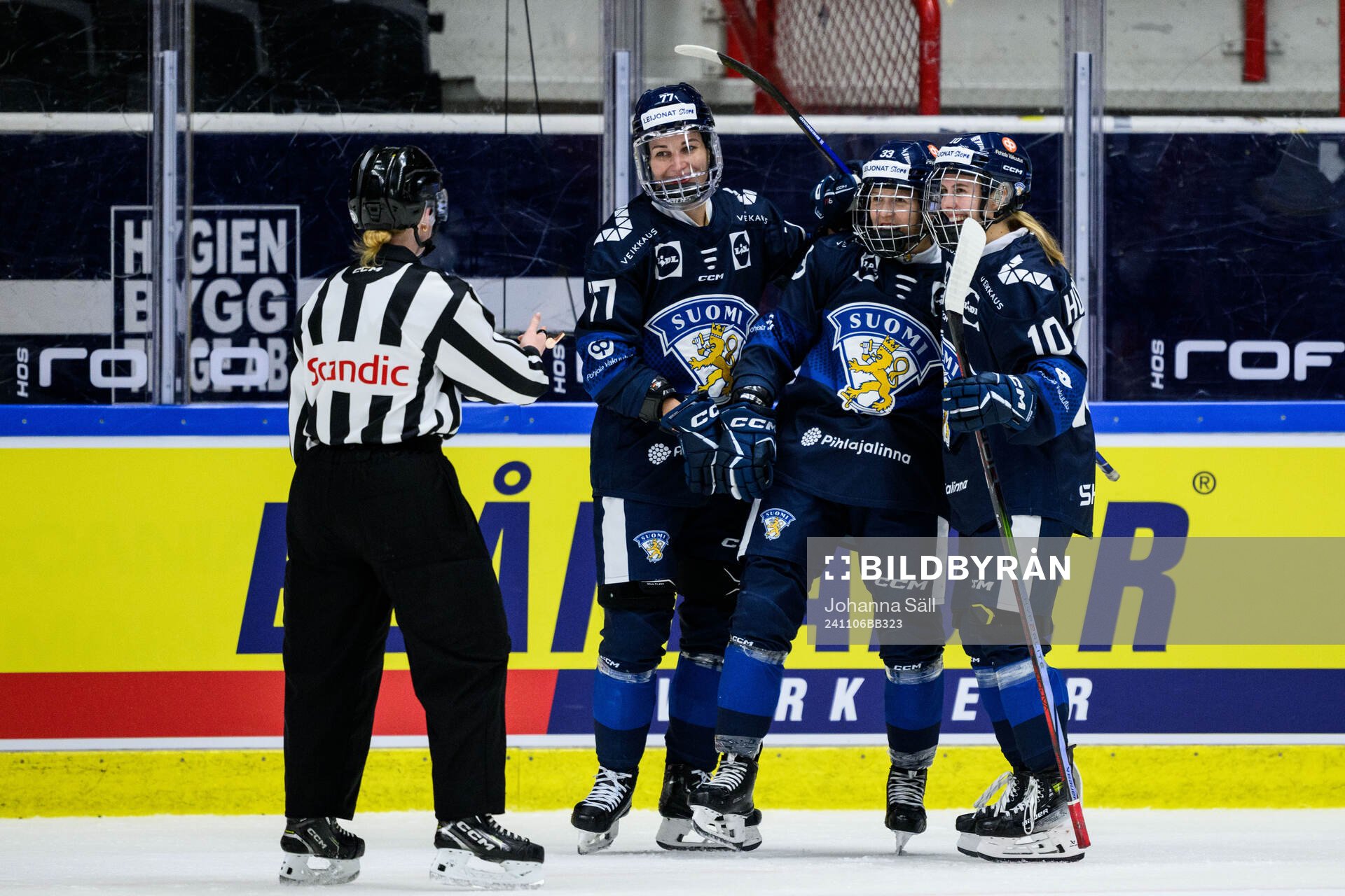 Susanna Tapani, Michelle Karvinen and Elisa Holopainen of