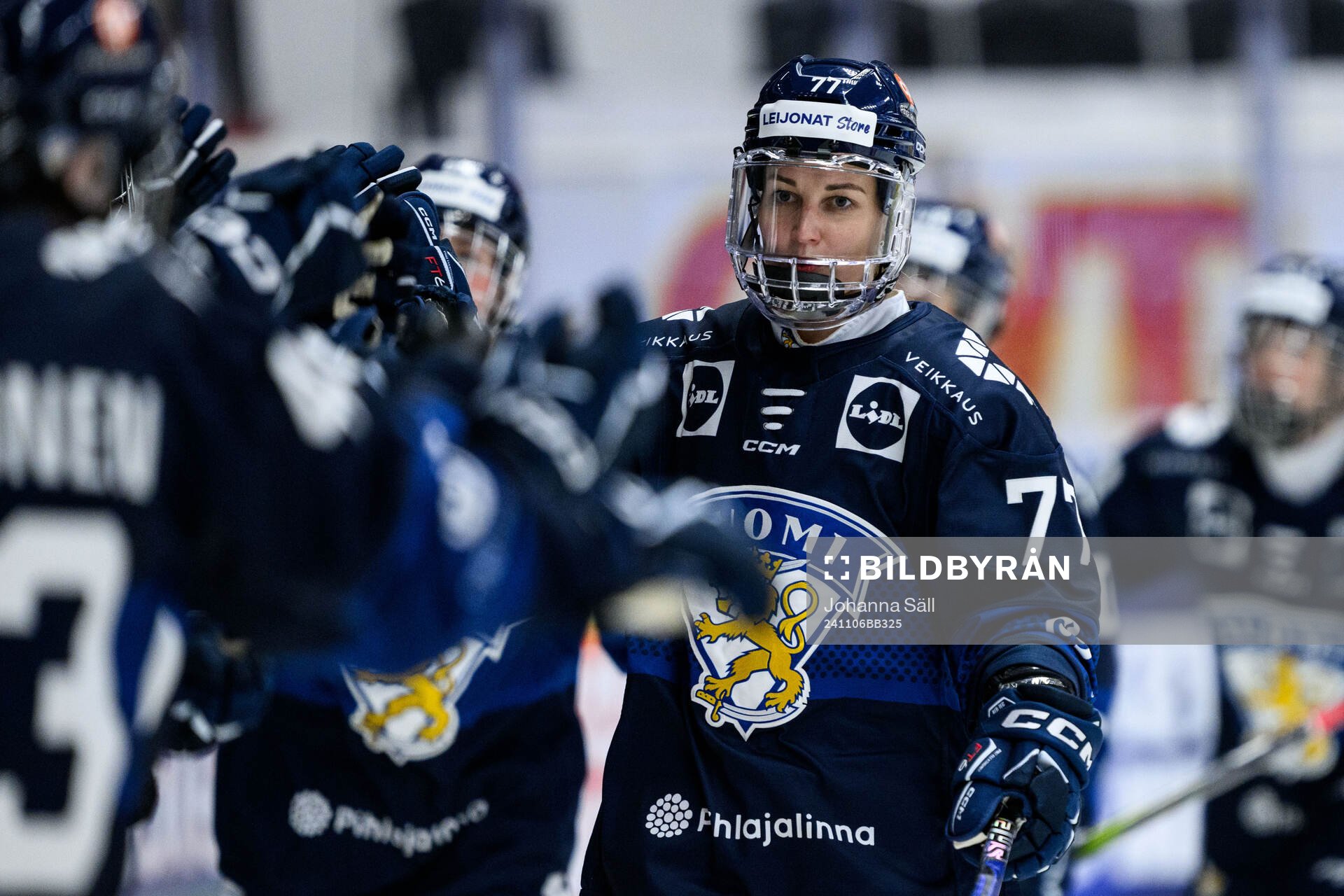 Susanna Tapani of Finland celebrates