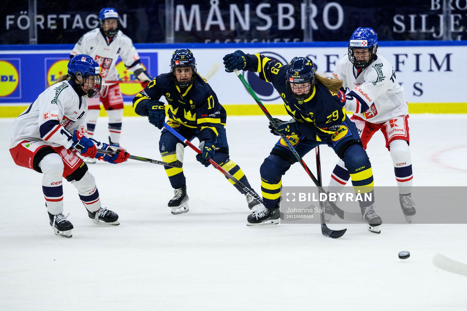 Sofie Lundin and Felizia Wikner-Zienkiewicz of Sweden and