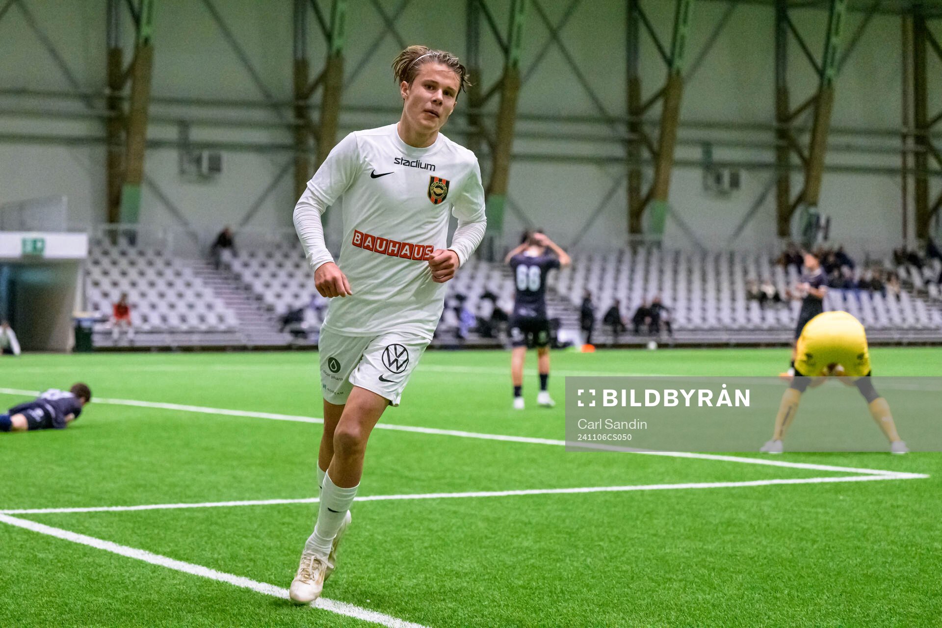 Brommapojkarnas Love Arrhov jublar
