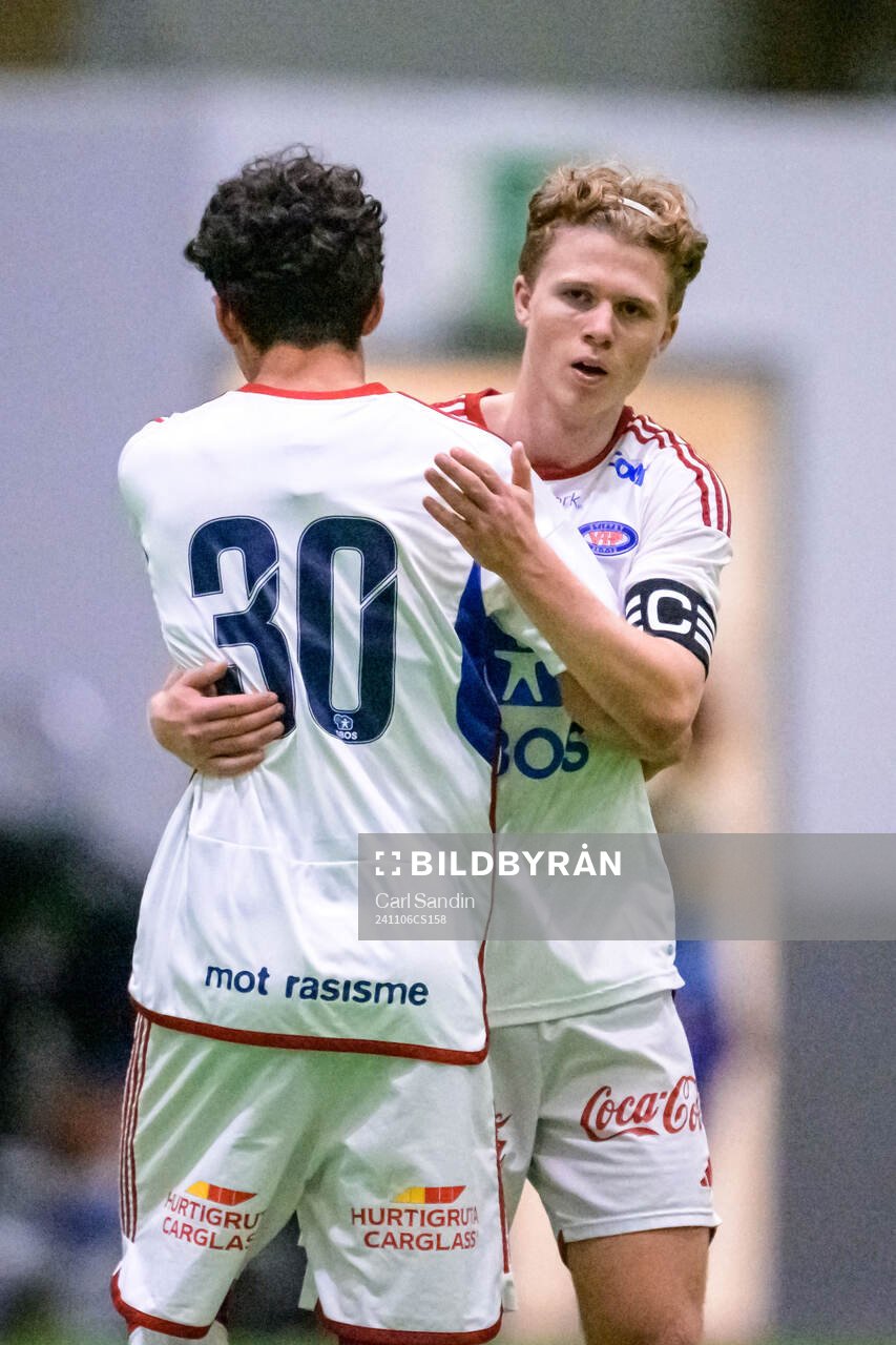 Vålerengas Jakob Stang Granli Hansen jublar