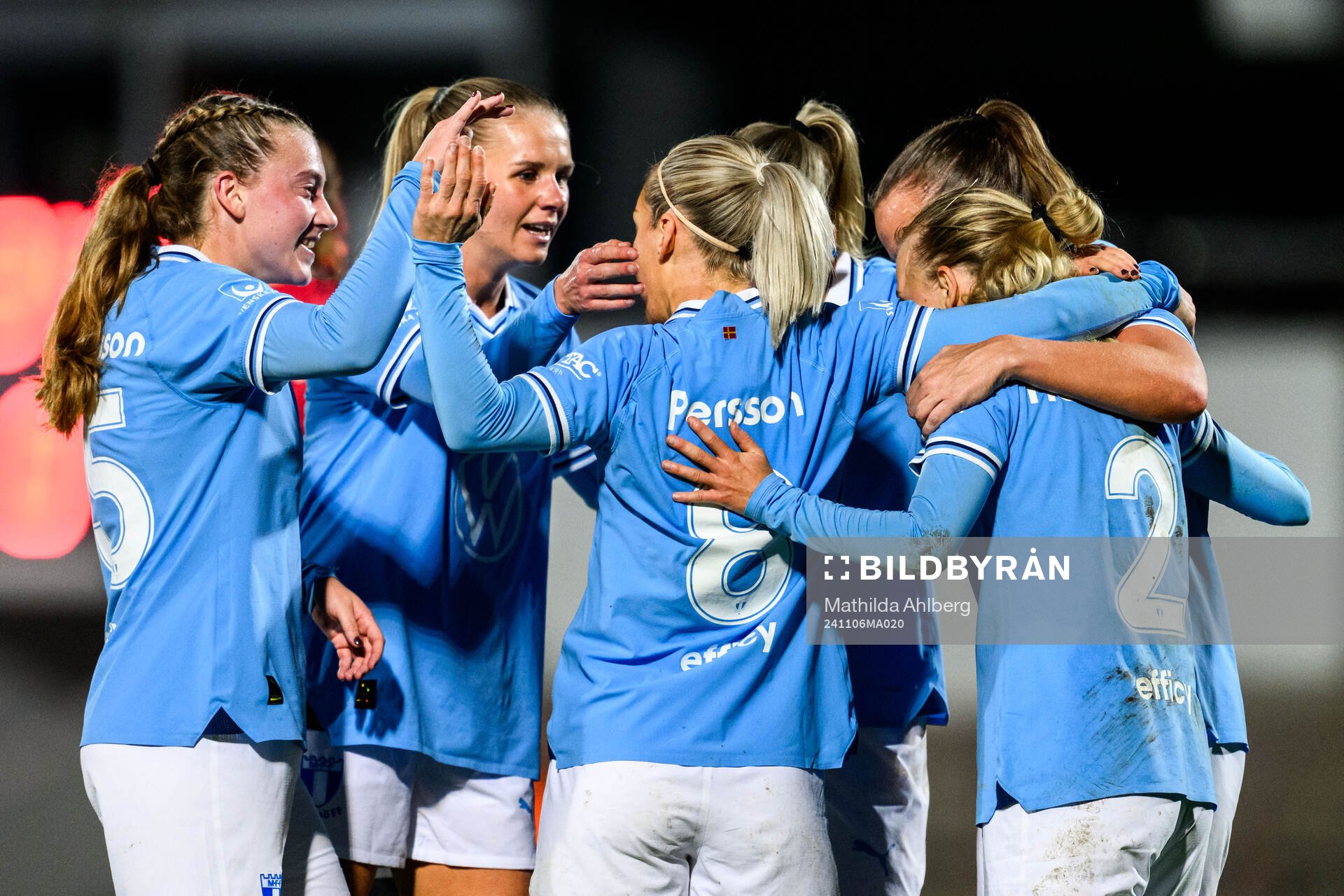 Malmö FFs Agnes Mårtensson och Mia Persson jublar