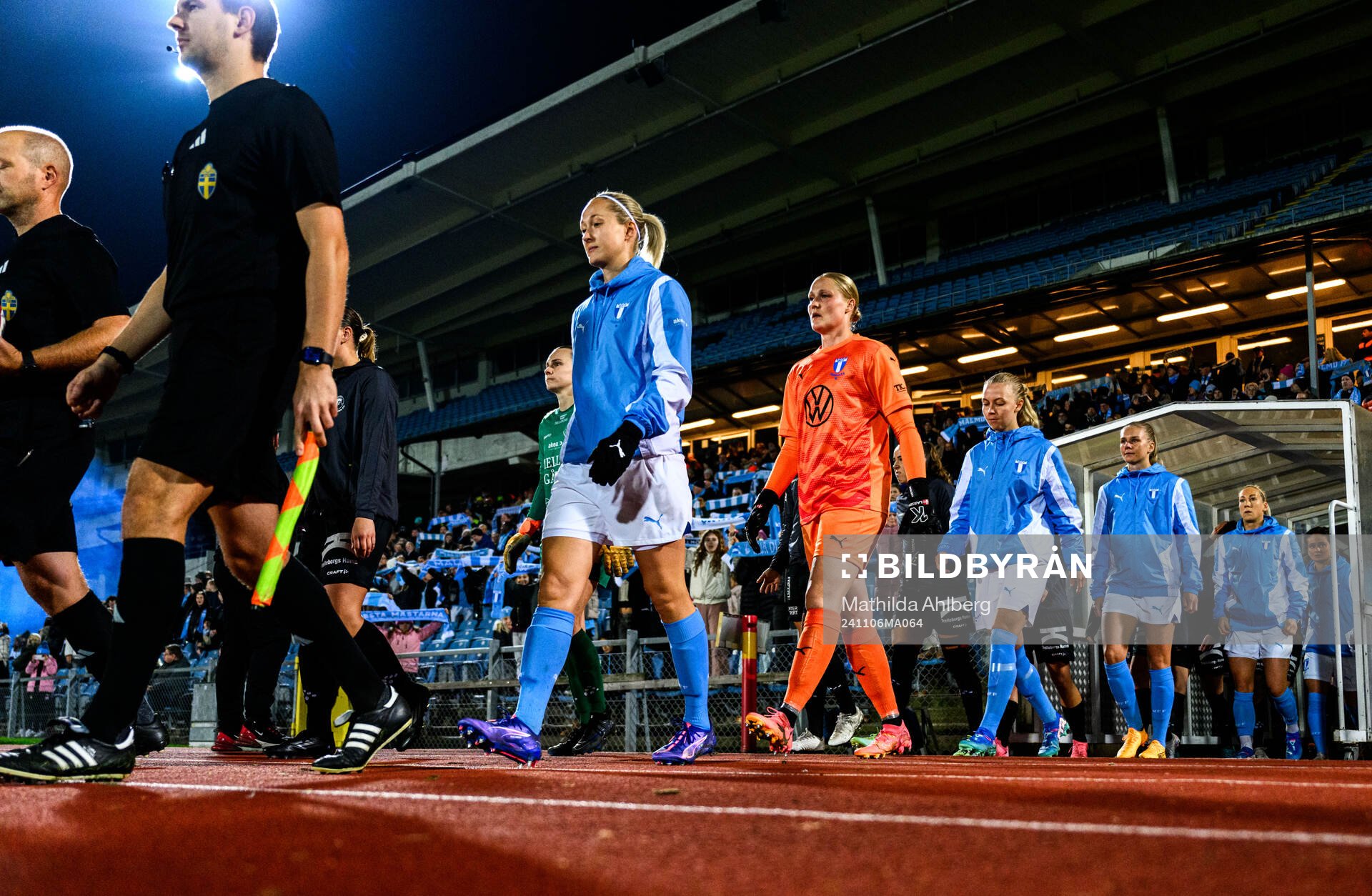 Malmö FFs Sanna Kullberg, målvakt Kathrine Østergaard