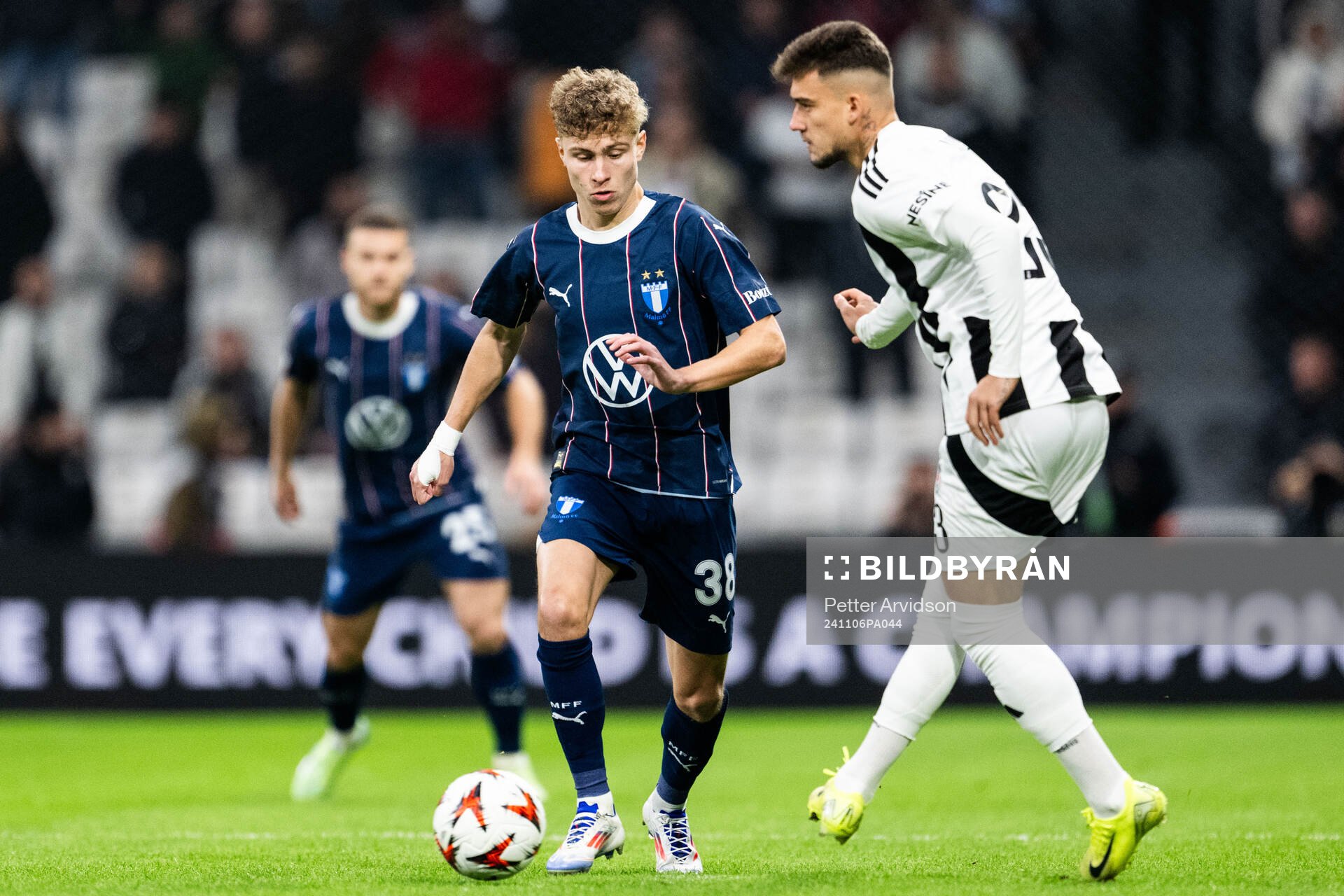 Hugo Bolin of Malmö FF and Ernest Muci of Besiktas during the UEFA Europa League football match between Besiktas and Malmö FF on November 6, 2024 in Istanbul.