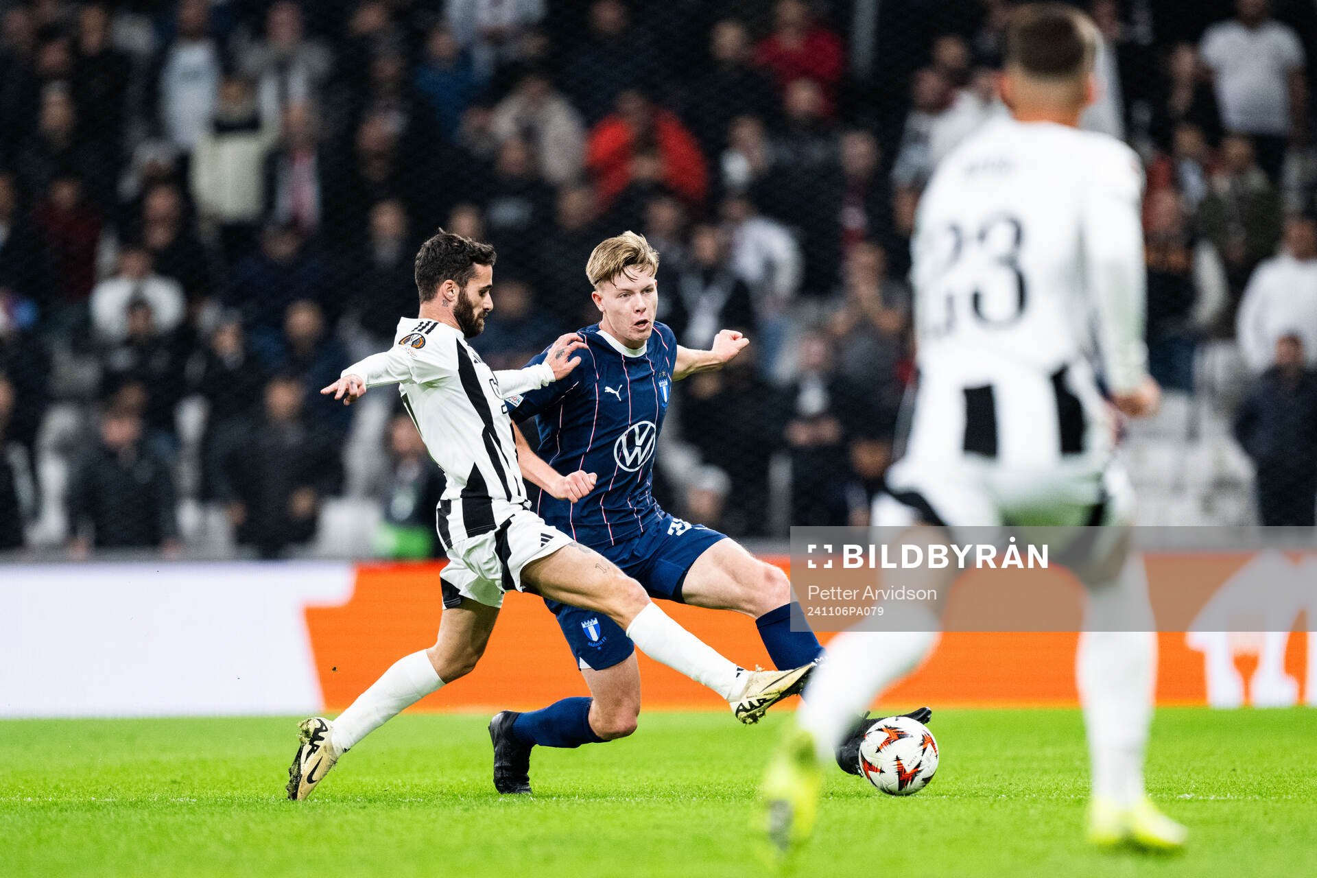 Rafa Silva of Besiktas and Nils Zätterström of Malmö FF