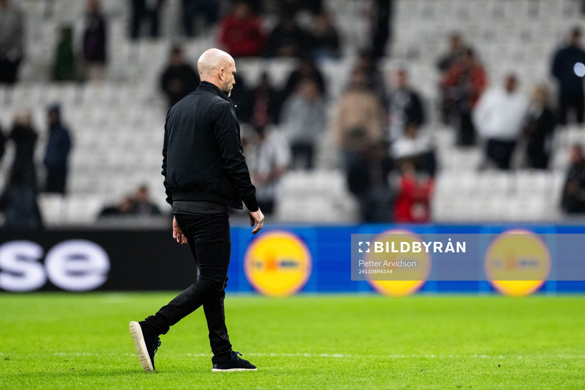 Head coach Henrik Rydström of Malmö FF looks dejected