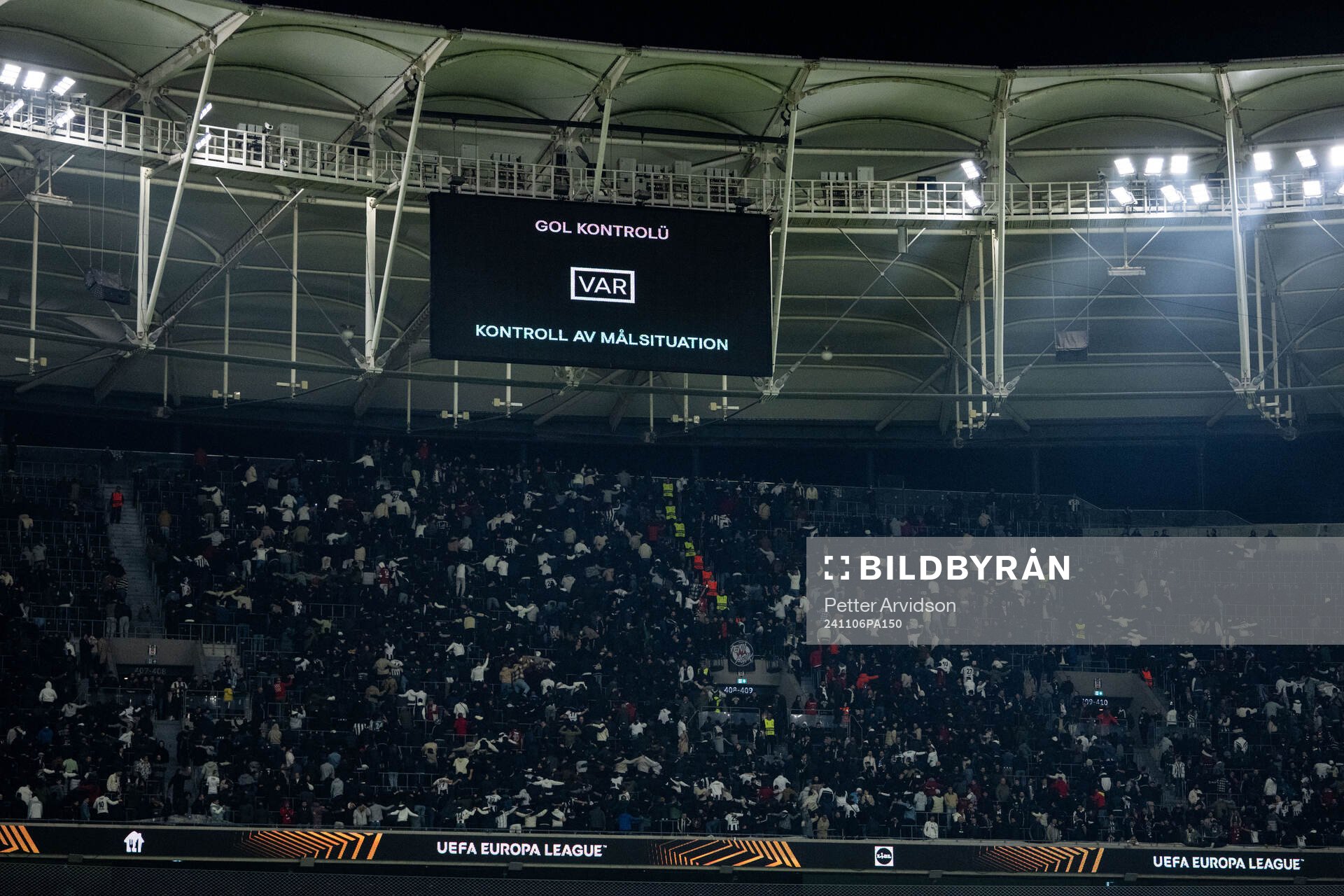 VAR-check of 2-1 goal