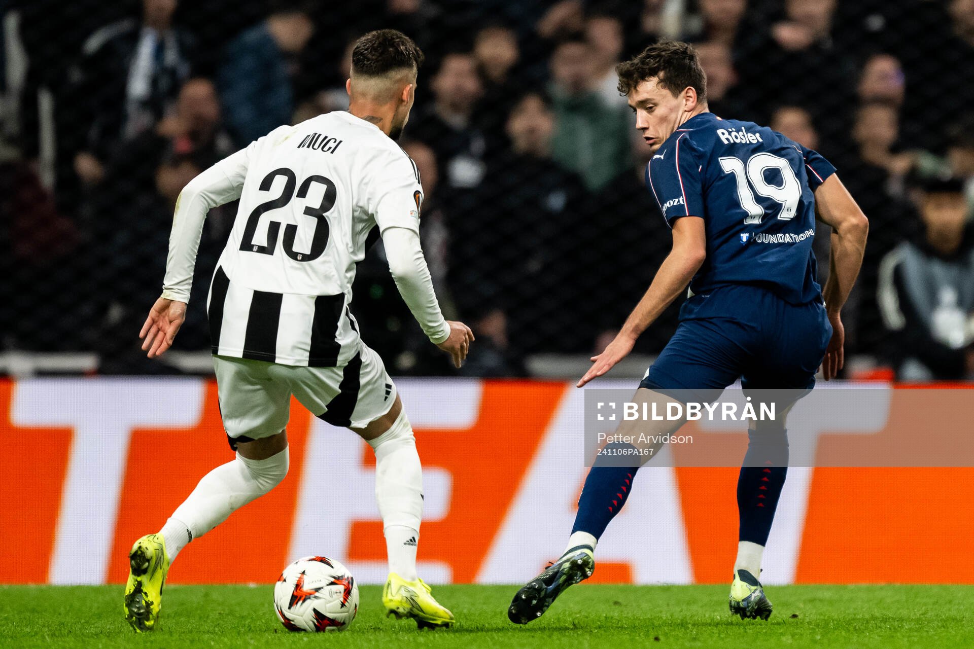 Ernest Muci of Besiktas and Colin Rösler of Malmö FF during the UEFA Europa League football match between Besiktas and Malmö FF on November 6, 2024 in Istanbul.