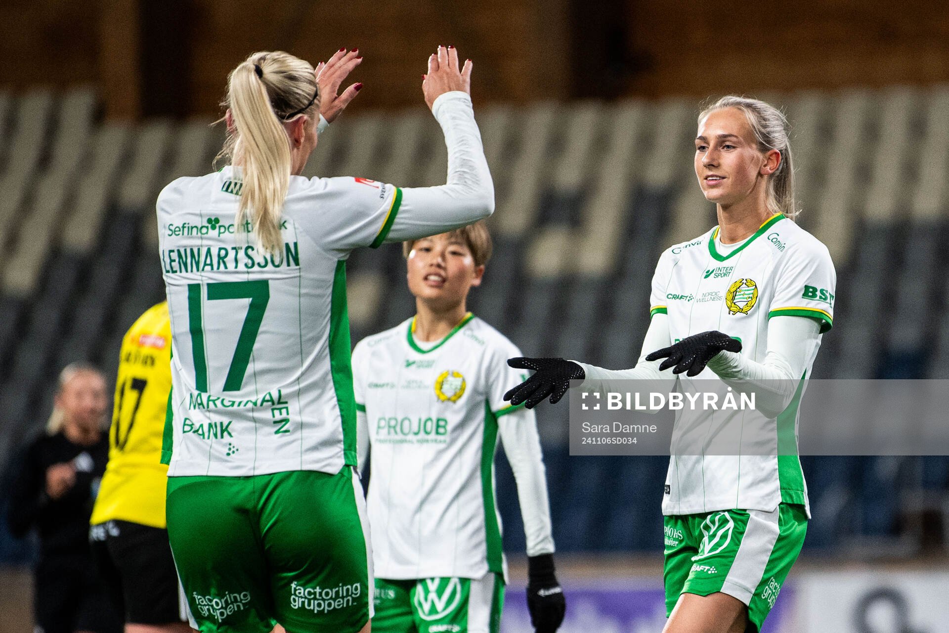 Hammarbys Stina Lennartsson och Ellen Wangerheim jublar