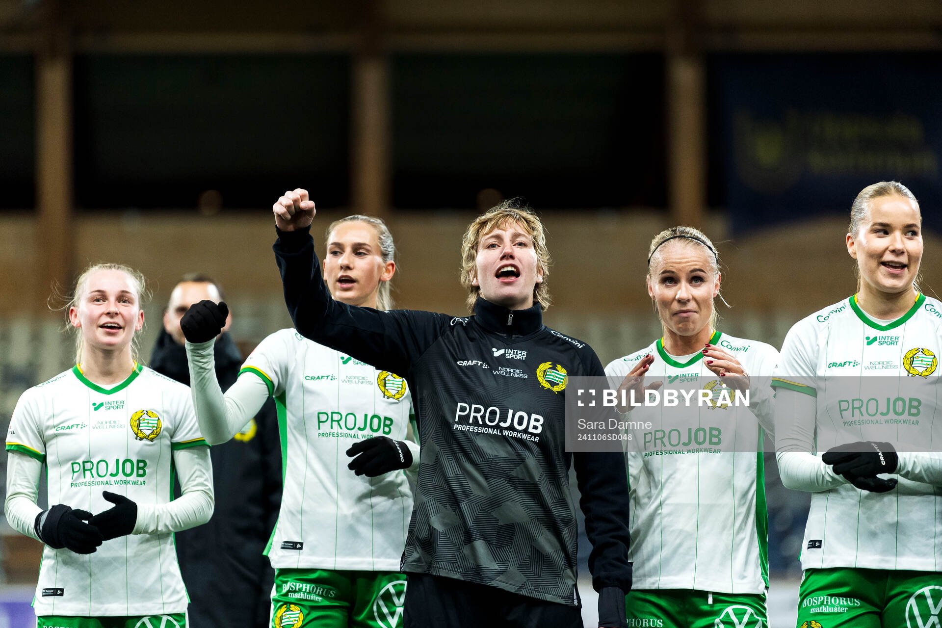 Hammarbys målvakt Moa Edrud jublar
