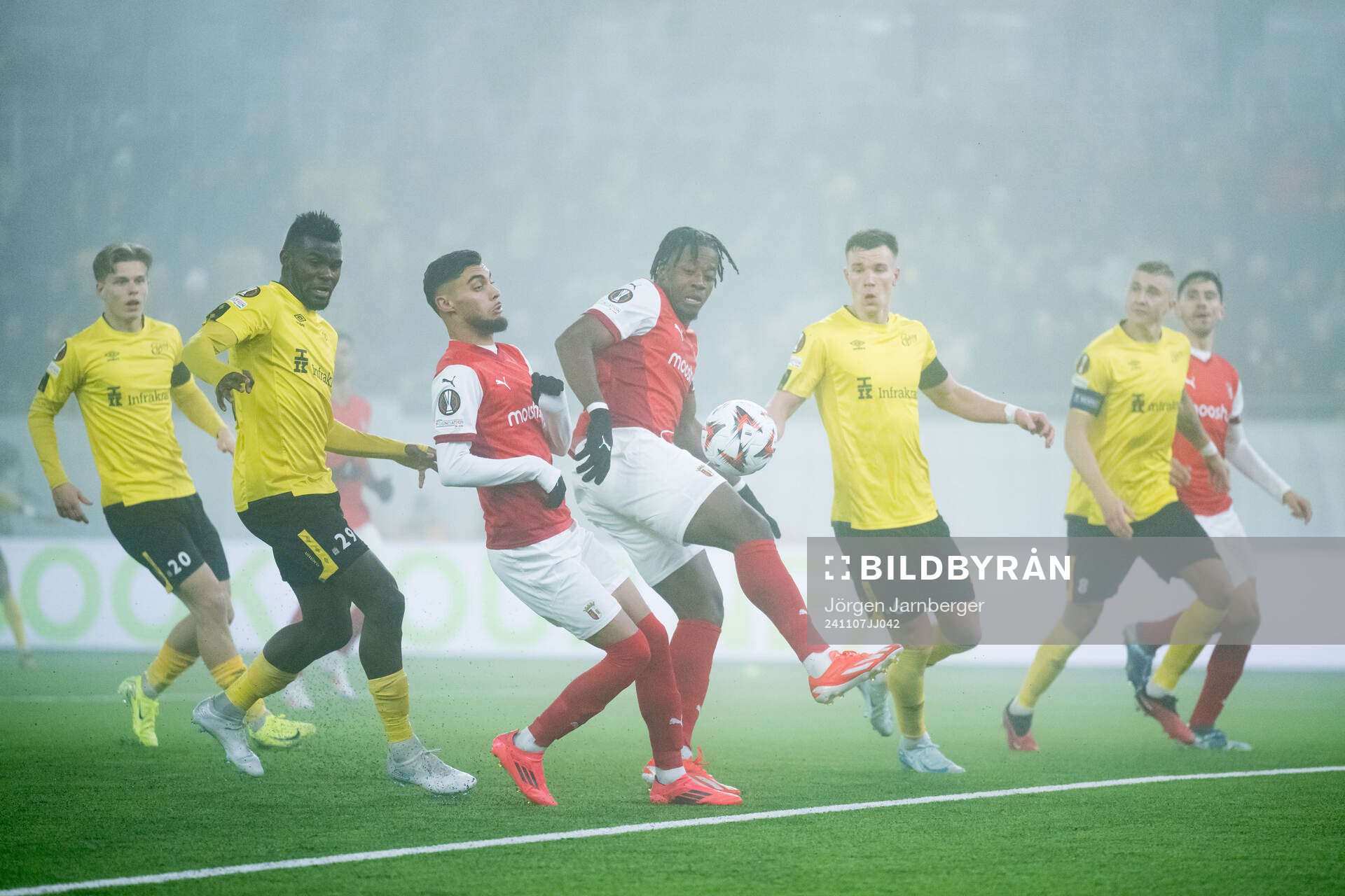 Gabri Martinez and Bright Array-Mbi of Braga against