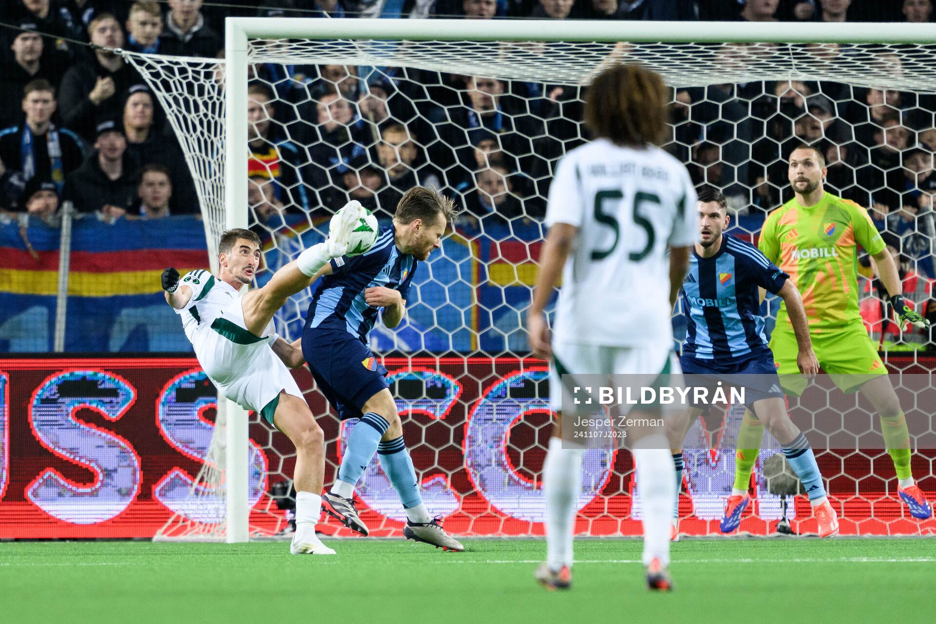 Filip Djurisic of Panathinaikos and Jacob Larsson of