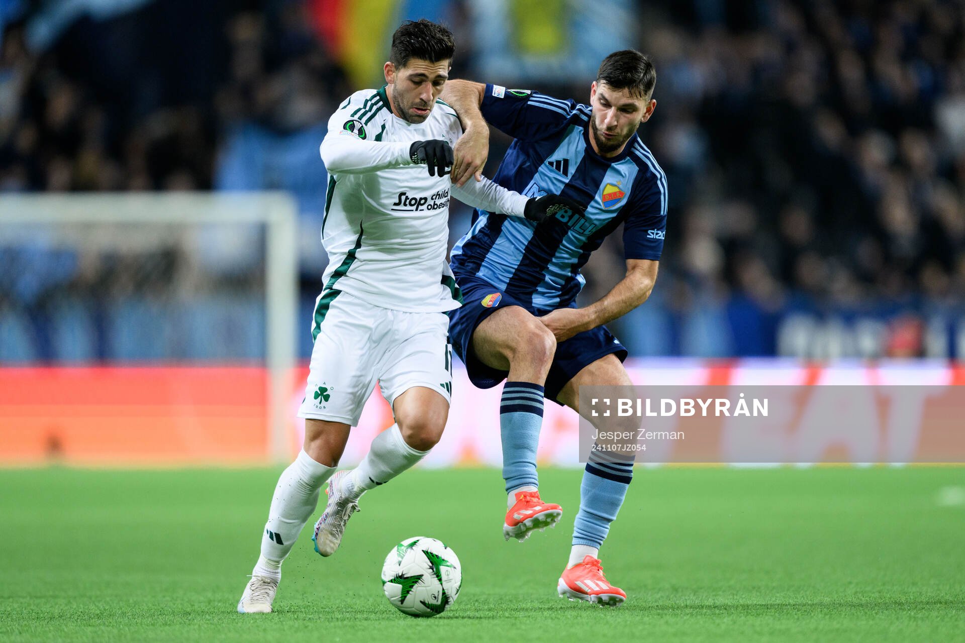 Tasos Bakasetas of Panathinaikos and Besard Sabovic of