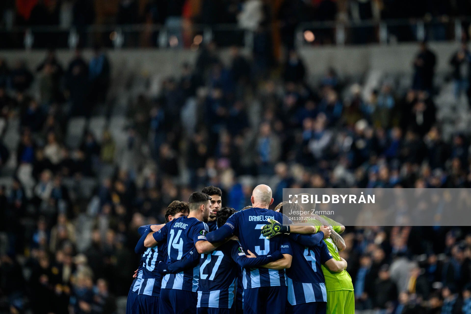 Players of Djurgården gather