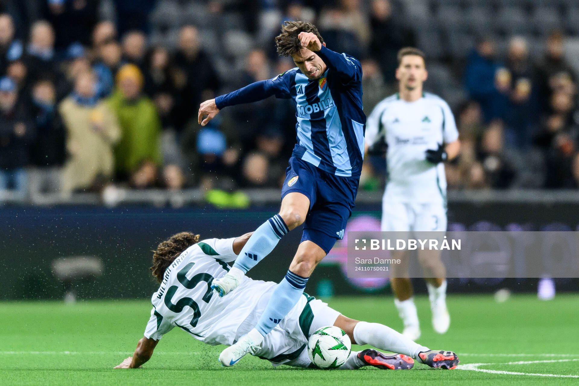 Willian Arao of Panathinaikos and Gustav Wikheim of