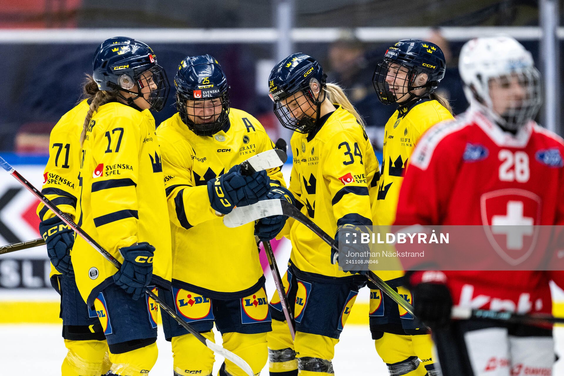 Lina Ljungblom of Sweden celebrates with Anna Kjellbin,