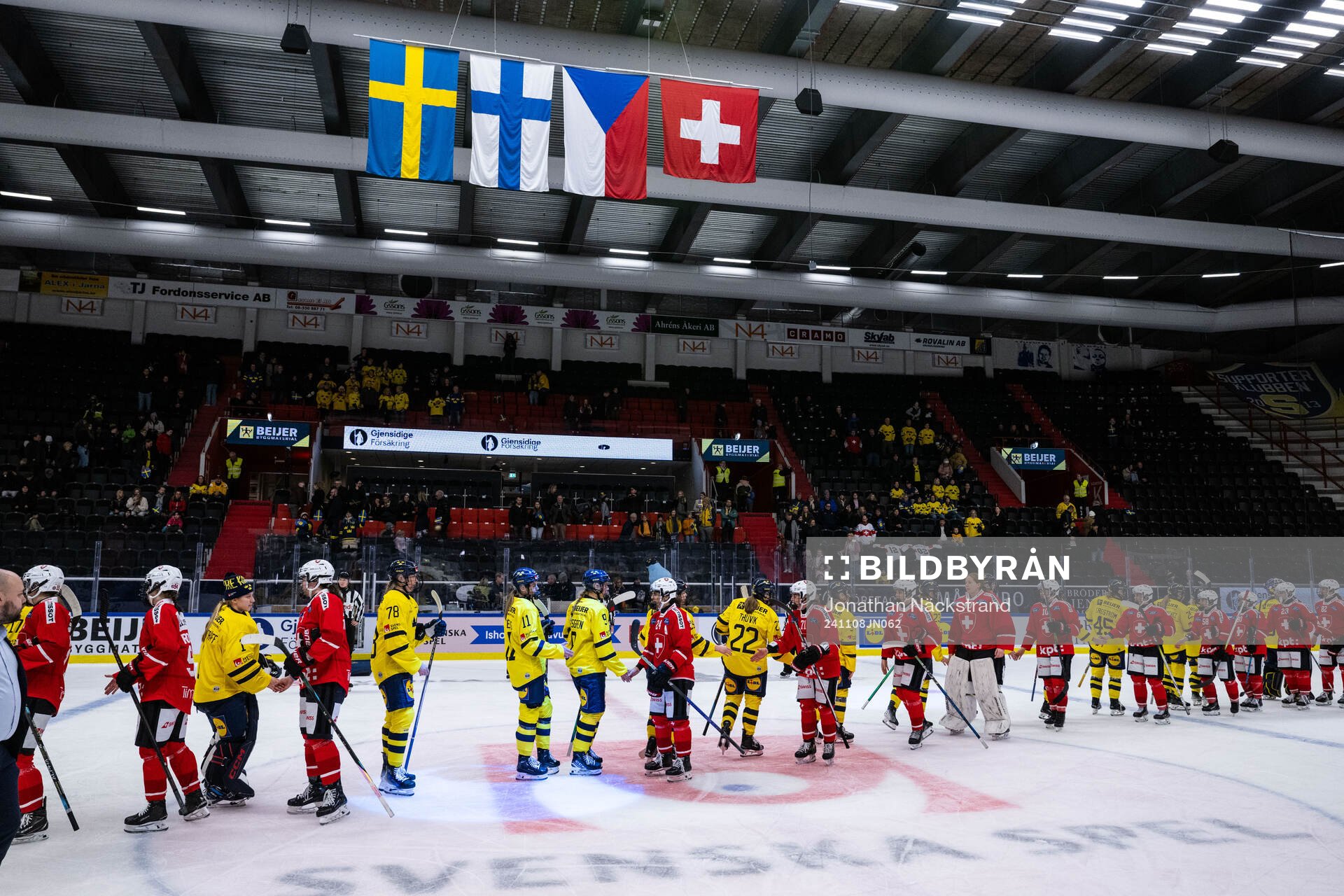 Players of Sweden and of Switzerland