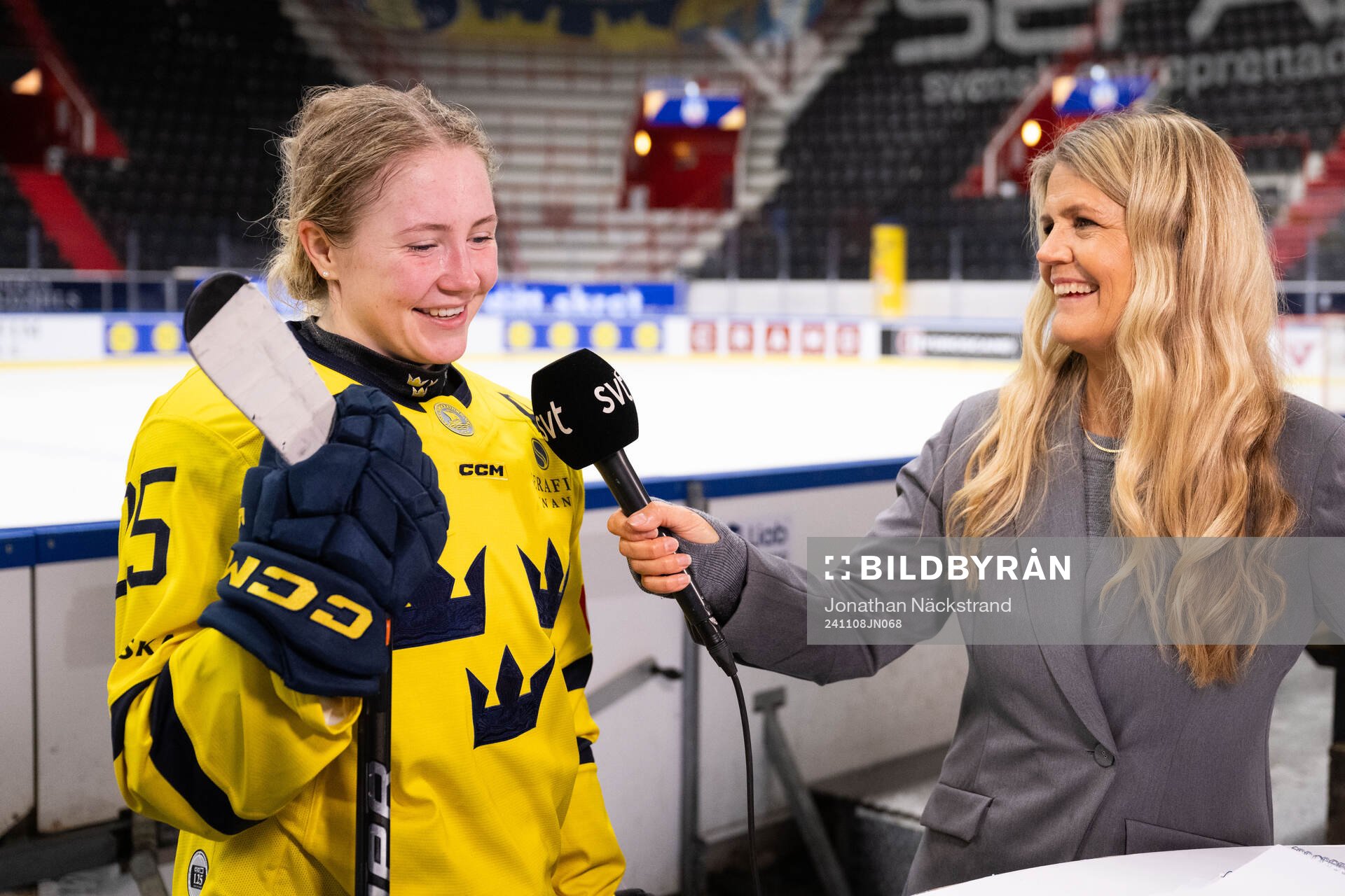 Lina Ljungblom of Sweden is interviewed by Marie Lehmann,