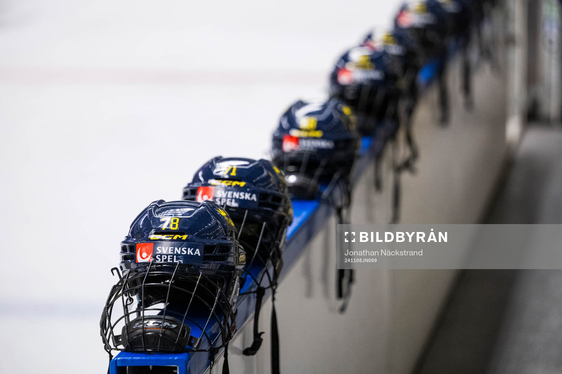 Helmets team Sweden’s players are lined up