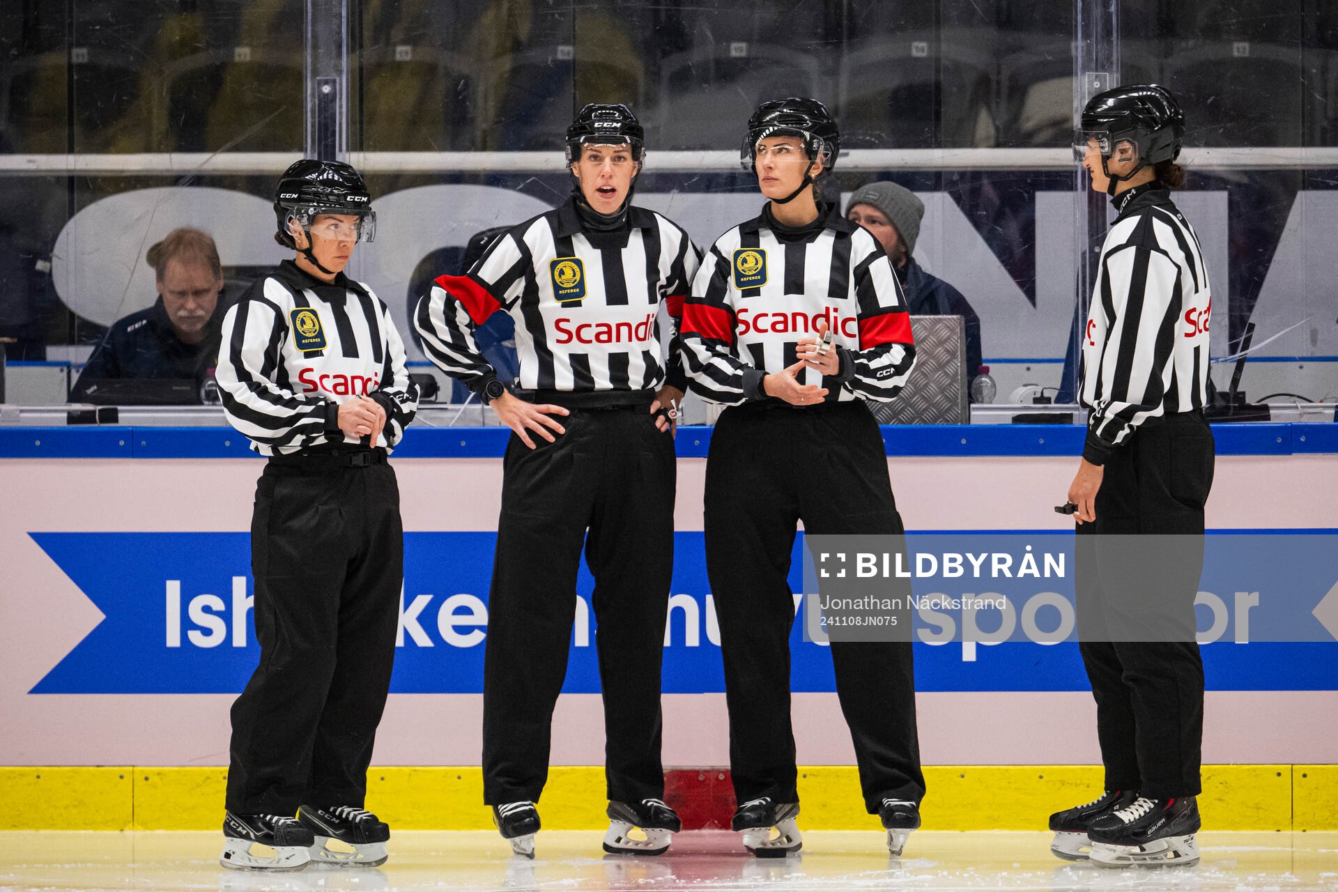 Linesman Kristyna Hajkova, Referee Veronica Lovensnö,